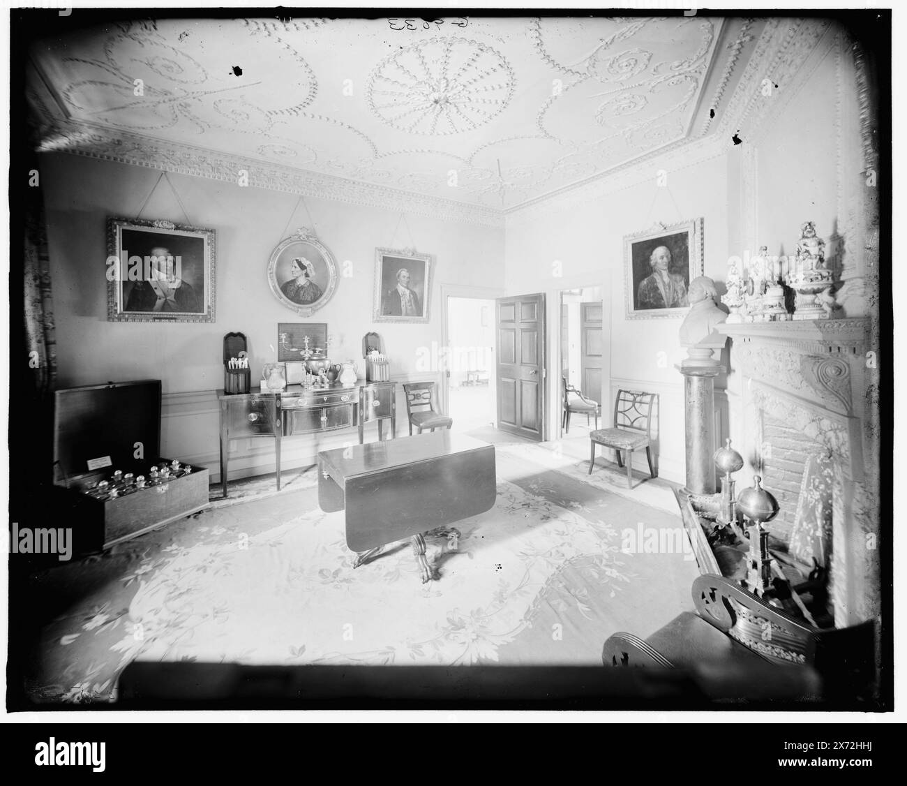 Salle à manger familiale, Mt. Vernon, va, titre de veste., 'G 9033' sur négatif., Detroit Publishing Co. No. 500546., Gift ; State Historical Society of Colorado ; 1949, Washington, George,,, 1732-1799, maisons et repaires. , Estates. , Habitations. , Salles à manger. , États-Unis, Virginie, Mount Vernon (Estate) Banque D'Images