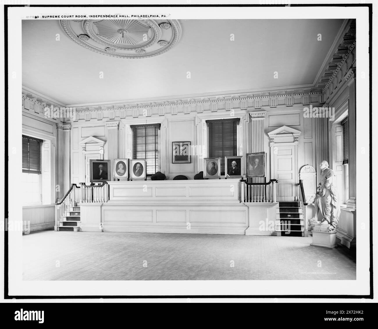 Salle de la Cour suprême, Independence Hall, Philadelphie, Pa., transparent en verre correspondant (avec le même code de série) disponible sur vidéodisque cadre 1A-30097., '329' sur négatif., Detroit Publishing Co. No. 017523., Gift ; State Historical Society of Colorado ; 1949, Independence Hall (Philadelphie, Pa.), Capitols. , Salles d'audience. , États-Unis, Pennsylvanie, Philadelphie. Banque D'Images