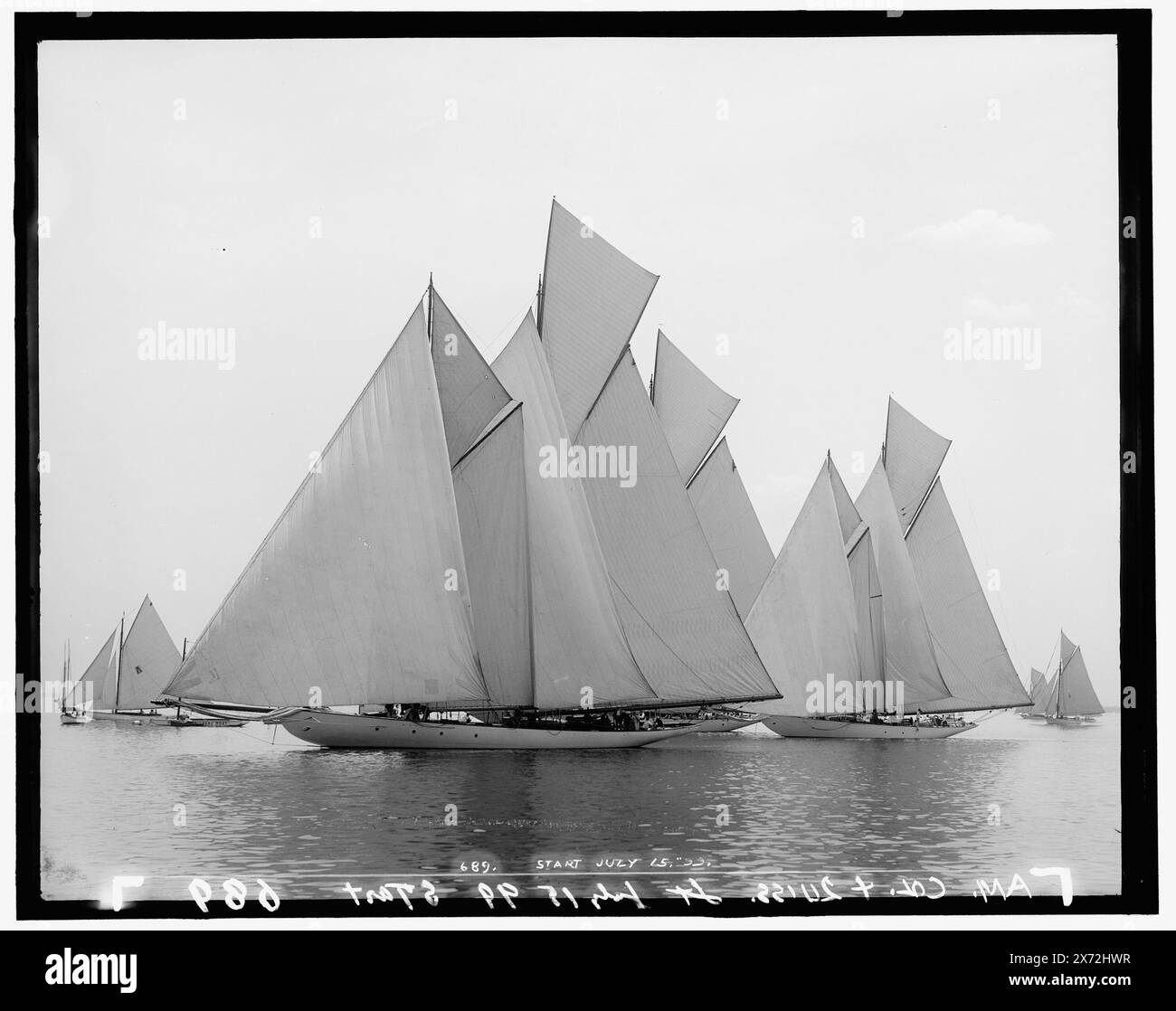 Début, attribution basée sur le style du titre et de la numérotation., probablement une régate Larchmont Yacht Club., 'Am. Col. + Zuiss Lt.' et '689' sur négatif., No Detroit Publishing Co. no., Gift ; State Historical Society of Colorado ; 1949, Yachts. , Régates. Banque D'Images