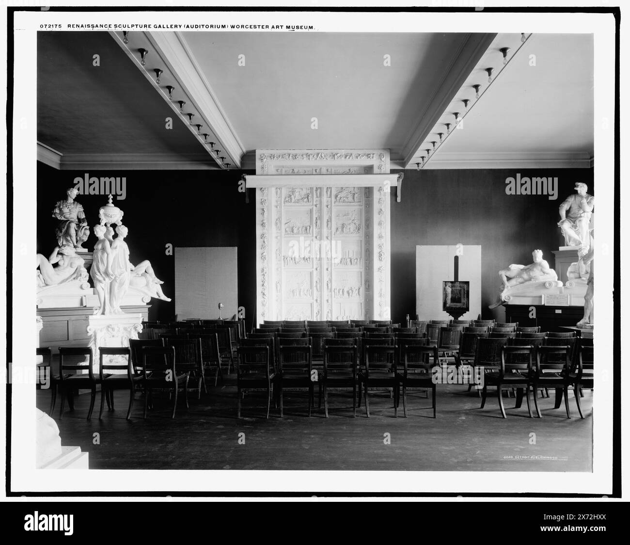 Galerie de sculptures Renaissance, auditorium, Worcester Art Museum, Detroit Publishing Co. No. 072175., Gift ; State Historical Society of Colorado ; 1949, Galeries & Museums. , Auditoriums. , Sculpture. , États-Unis, Massachusetts, Worcester. Banque D'Images