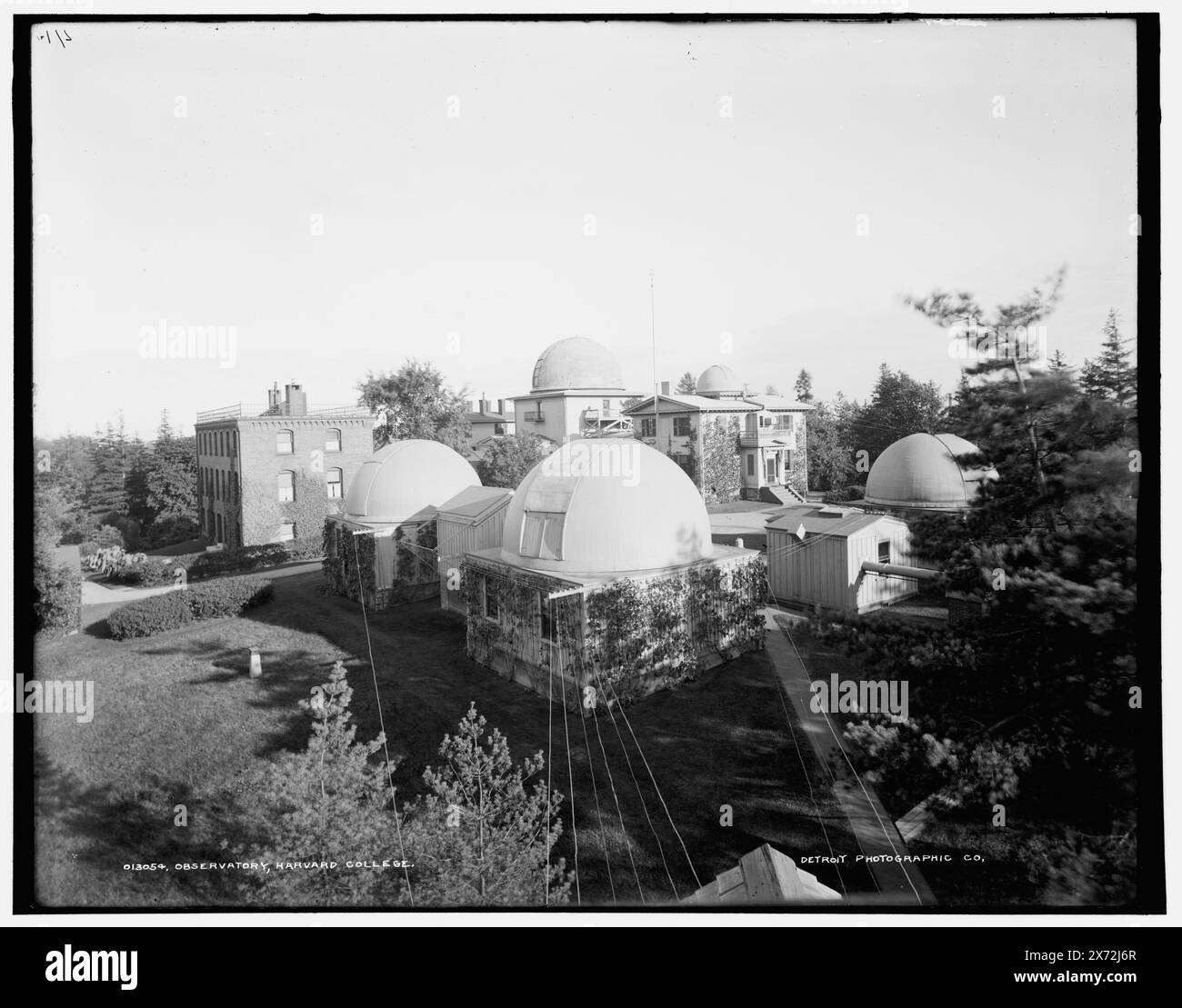 Observatory, Harvard College, date basée sur Detroit, catalogue J (1901)., '41' on Negative., Detroit Publishing Co. No. 013054., Gift ; State Historical Society of Colorado ; 1949, Astronomical Observatory. , Universités et collèges. , États-Unis, Massachusetts, Cambridge. Banque D'Images