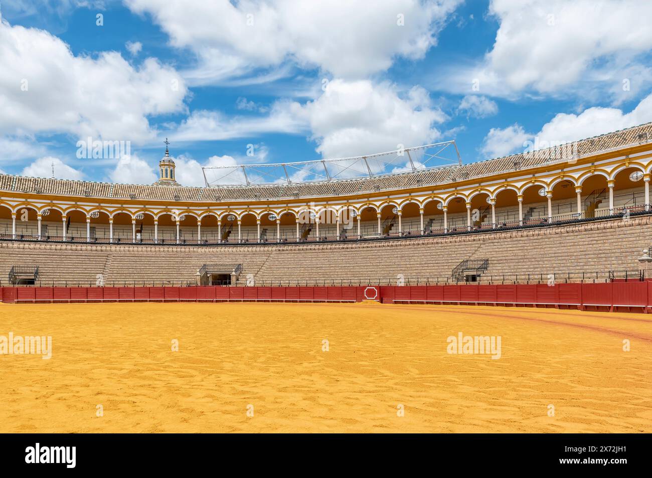 La Plaza de Toros à Séville, Espagne, dans un moment de tranquillité Banque D'Images