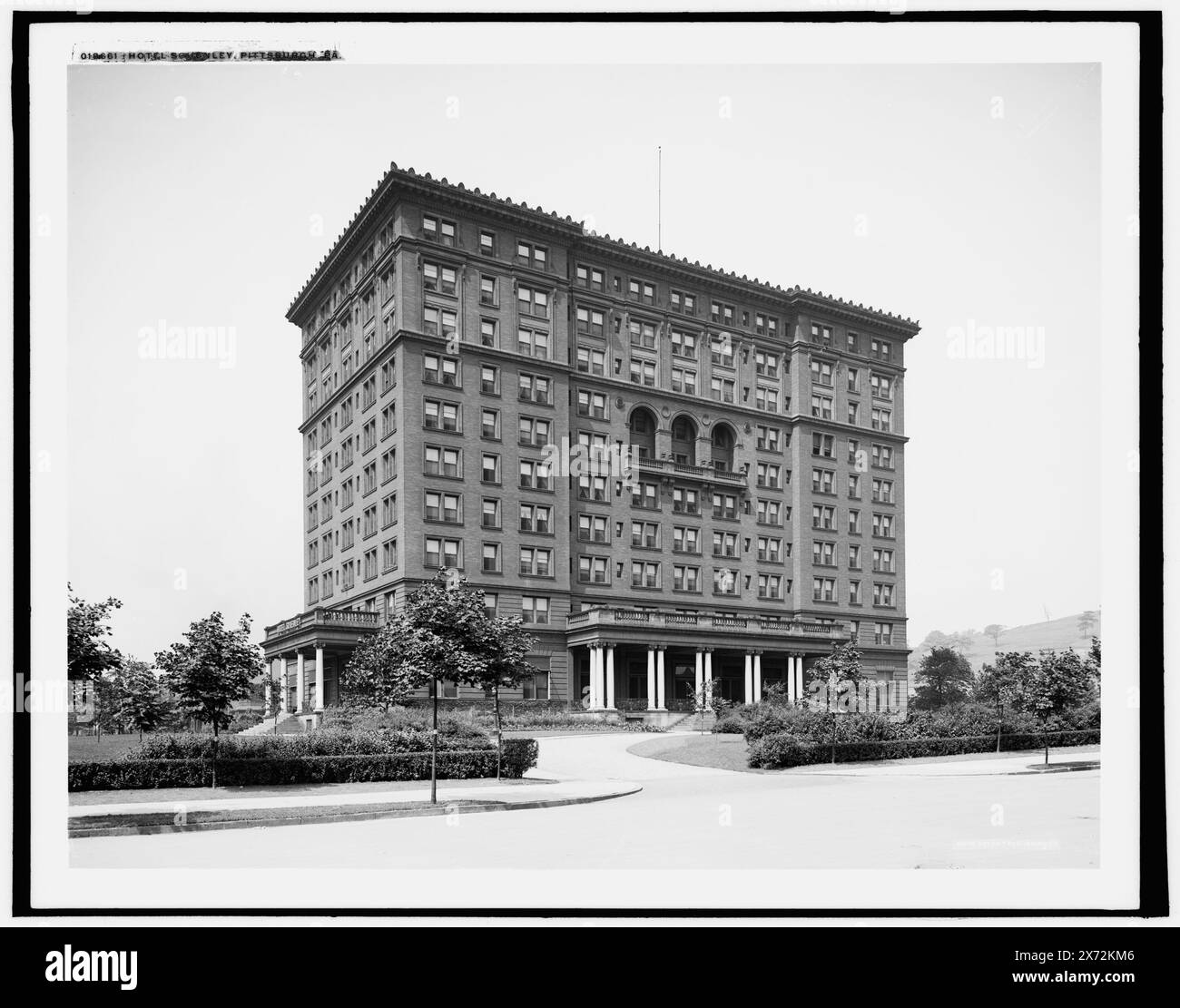 Hotel Schenley, Pittsburgh, Pa., transparent en verre correspondant (avec le même code de série) disponible sur vidéodisque cadre 1A-30367., Detroit Publishing Co. No. 018661., Gift ; State Historical Society of Colorado ; 1949, Hôtels. , États-Unis, Pennsylvanie, Pittsburgh. Banque D'Images