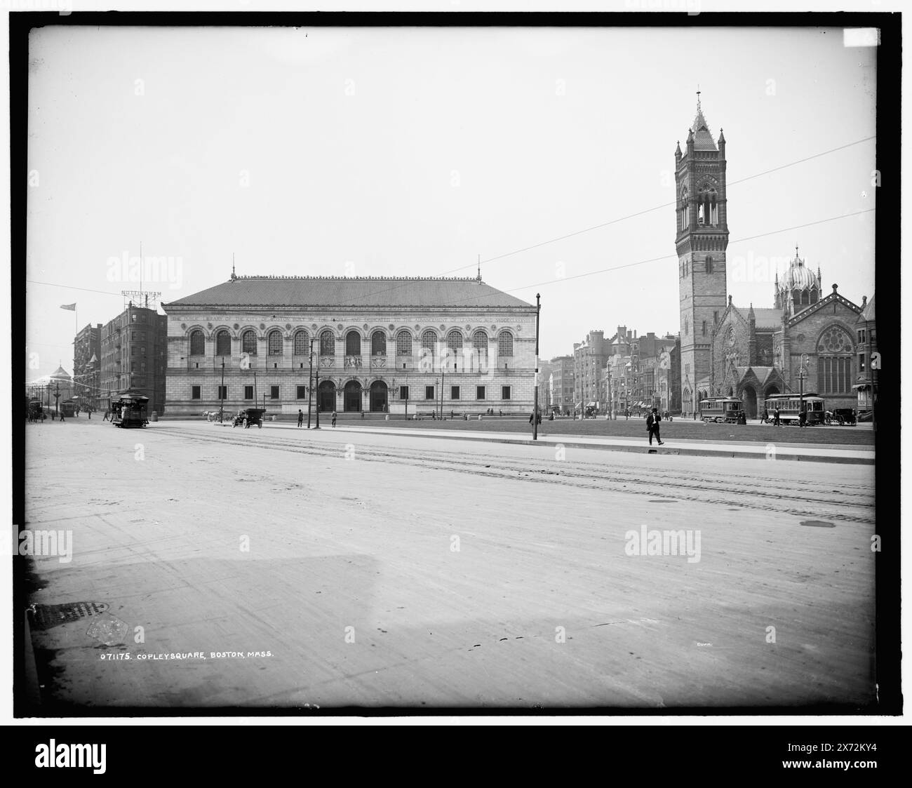 Copley Square, Boston, Mass., comprend Boston public Library et New Old South Church., '66' on Negative., Detroit Publishing Co. No. 071175., Gift ; State Historical Society of Colorado ; 1949, Plazas. , Églises. , Bibliothèques. , États-Unis, Massachusetts, Boston. Banque D'Images