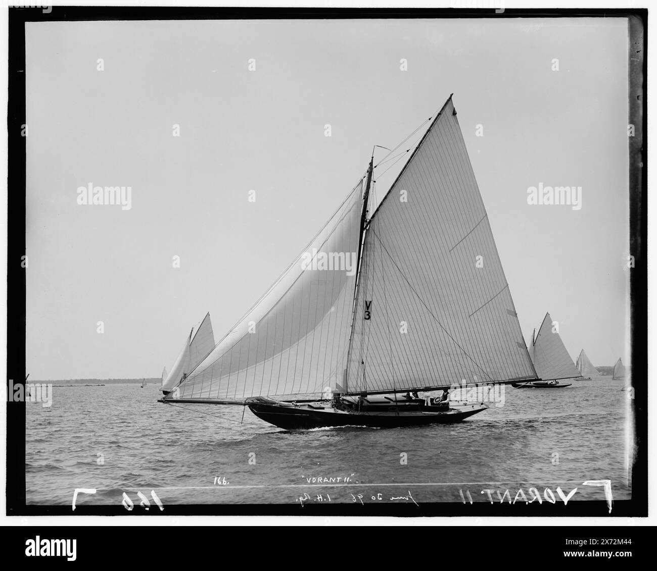 Vorant II, attribution basée sur le style du titre et de la numérotation., 'June 30, '96, I.H. Reg.' Et '166' sur négatif., probablement une régate Indian Harbor Yacht Club., No Detroit Publishing Co. no., Gift ; State Historical Society of Colorado ; 1949, Vorant II (Yacht) , Yachts. , Régates. Banque D'Images
