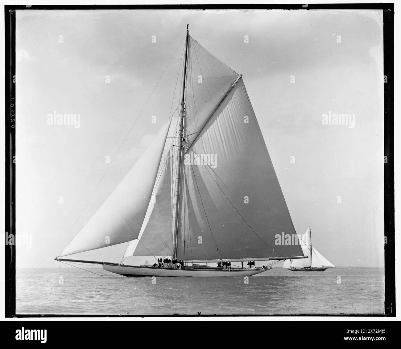 Shamrock II, date basée sur le négatif D4-21612., Detroit Publishing Co. No. 021608., Gift ; State Historical Society of Colorado ; 1949, Shamrock II (Yacht), America's Cup races. , Régates. , Yachts. Banque D'Images