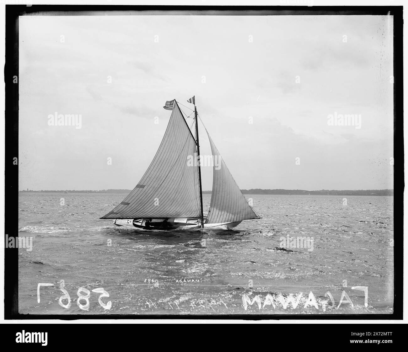 Agawan, attribution basée sur le style du titre et de la numérotation., '586' et 'Lt.' sur négatif., probablement Larchmont Yacht Club., No Detroit Publishing Co. no., cadeau ; State Historical Society of Colorado ; 1949, Agawan (Yacht) , Yachts. Banque D'Images