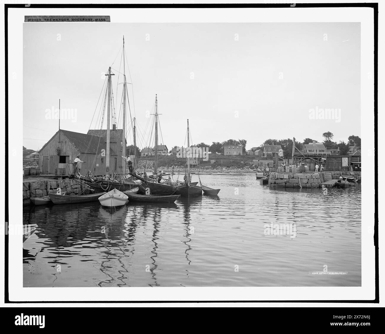 The Harbor, Rockport, Mass., Detroit Publishing Co. No. 019680., Gift ; State Historical Society of Colorado ; 1949, Harbors. , Bateaux. , États-Unis, Massachusetts, Rockport. Banque D'Images