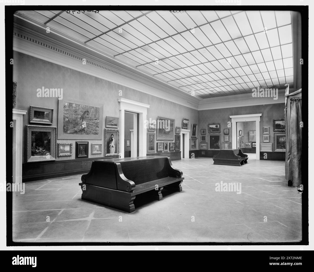 Galerie principale, Albright Art Museum (Galerie), Buffalo, N.Y., titre tiré de la veste., 'G 6670' sur négatif., Detroit Publishing Co. No. 039305., Gift ; State Historical Society of Colorado ; 1949, Galeries & Museums. , Intérieurs. , Peintures. , États-Unis, New York (State), Buffalo. Banque D'Images