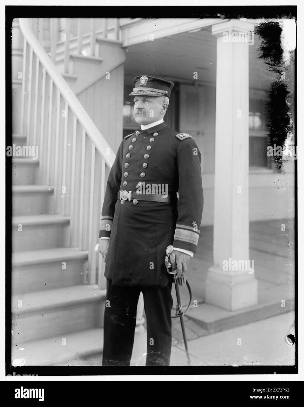 Amiral Barker, commandant du Brooklyn Navy Yard, titre tiré de la veste., Detroit Publishing Co. No. 32418., Gift ; State Historical Society of Colorado ; 1949, Barker, Albert Smith, 1843-1916. , États-Unis., Navy. , Amiraux, américain. , États-Unis, New York (State), New York. Banque D'Images
