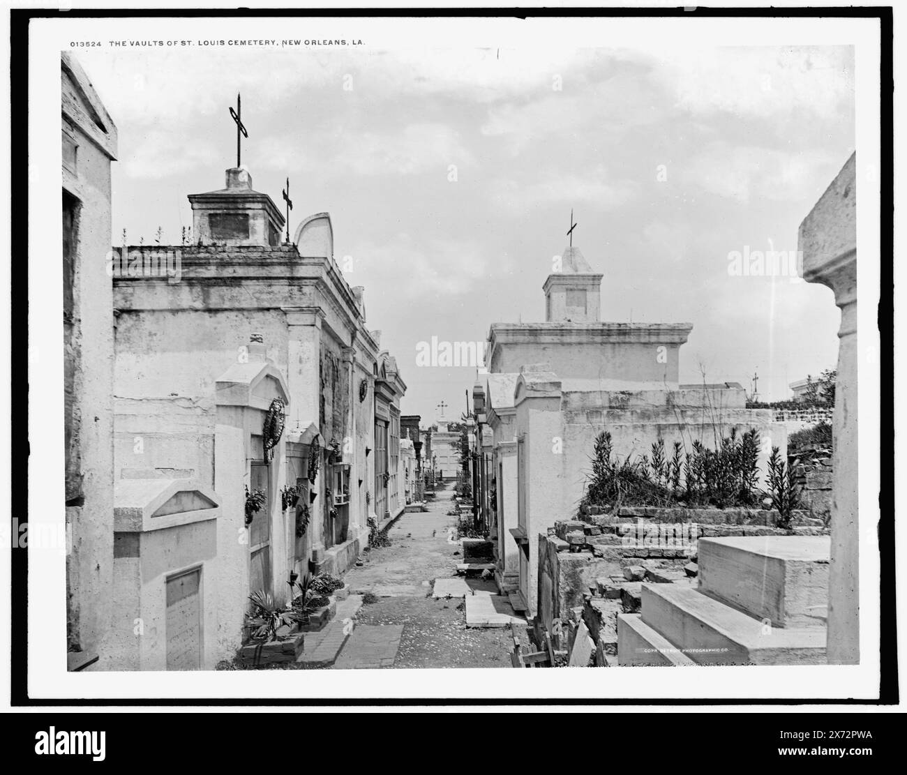 Les voûtes du cimetière Louis, Nouvelle-Orléans, La., transparent en verre correspondant (avec le même code de série) disponible sur vidéodisque cadre 1A-29625., '507' sur Transparency., Detroit Publishing Co. No. 013524., Gift ; State Historical Society of Colorado ; 1949, Tombs & Sepulchral monuments. , Cimetières. , États-Unis, Louisiane, Nouvelle-Orléans. Banque D'Images