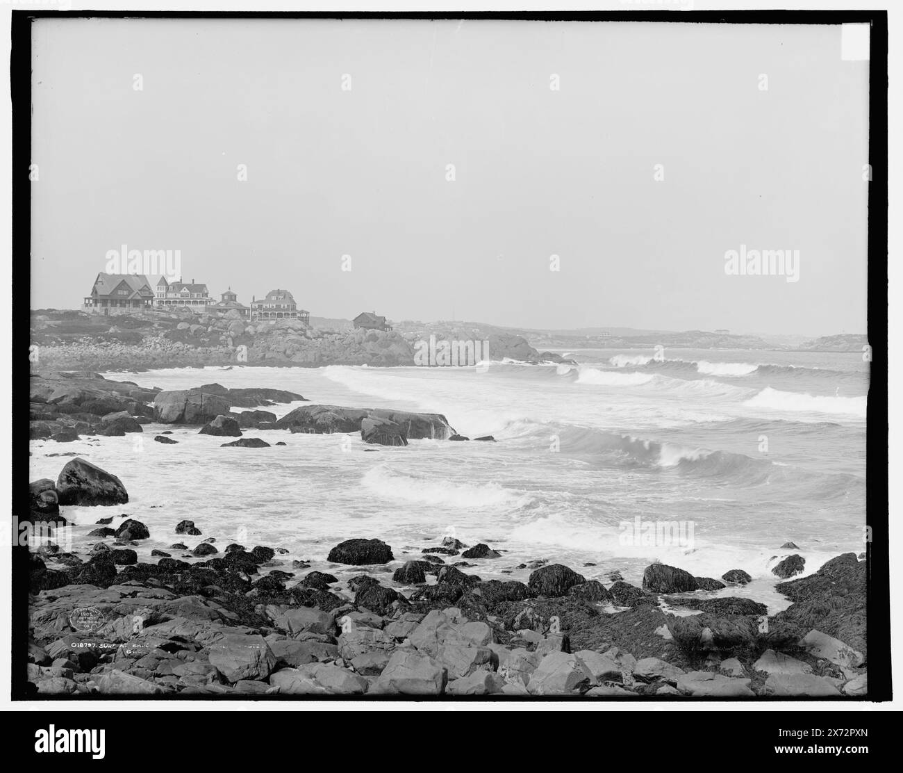 Surfez à Bass Rock sic depuis Moorland Hotel, Gloucester, Mass., '2912' sur négatif., Detroit Publishing Co. No. 018797., Gift ; State Historical Society of Colorado ; 1949, Capes (Coasts), Oceans. , États-Unis, Massachusetts, Gloucester. Banque D'Images
