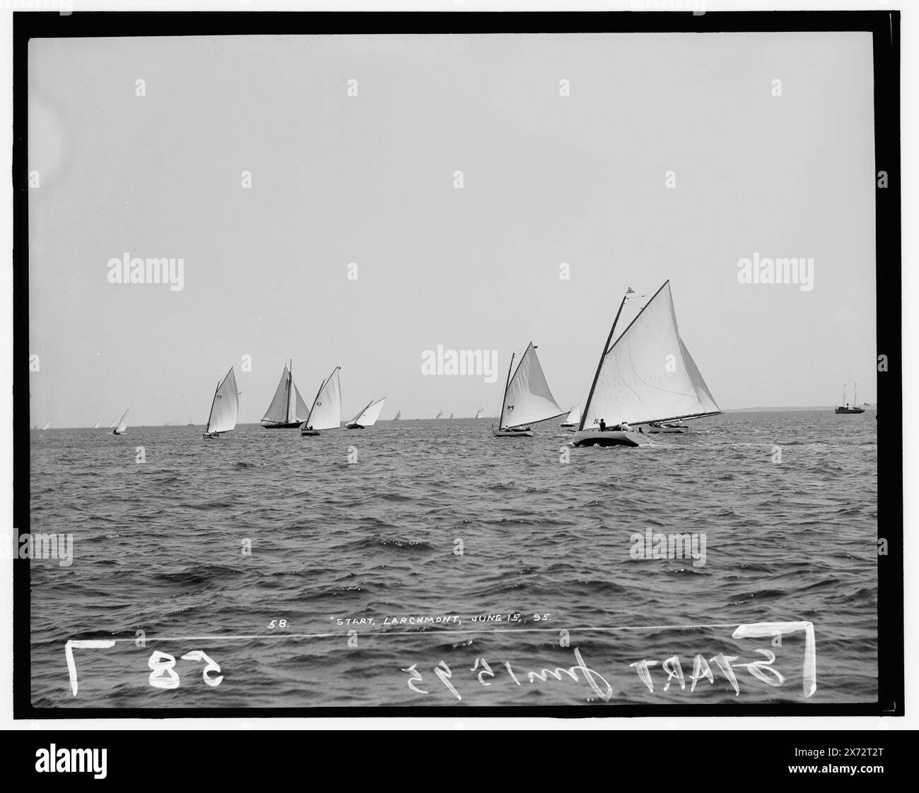Start, Larchmont, attribution basée sur le style du titre et la numérotation., probablement Larchmont Yacht Club., 'Almira' sur le bateau à droite., '58' sur négatif., No Detroit Publishing Co., cadeau ; State Historical Society of Colorado ; 1949, Almira (Yacht) , Yachts. , Régates. Banque D'Images