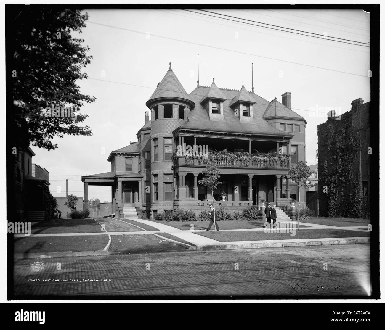 East Saginaw Club, Saginaw, Mich., 'No. 135 Clif.' Sur négatif., Detroit Publishing Co. No. 070220., Gift ; State Historical Society of Colorado ; 1949, Clubhouses. , Clubs. , États-Unis, Michigan, Saginaw. Banque D'Images