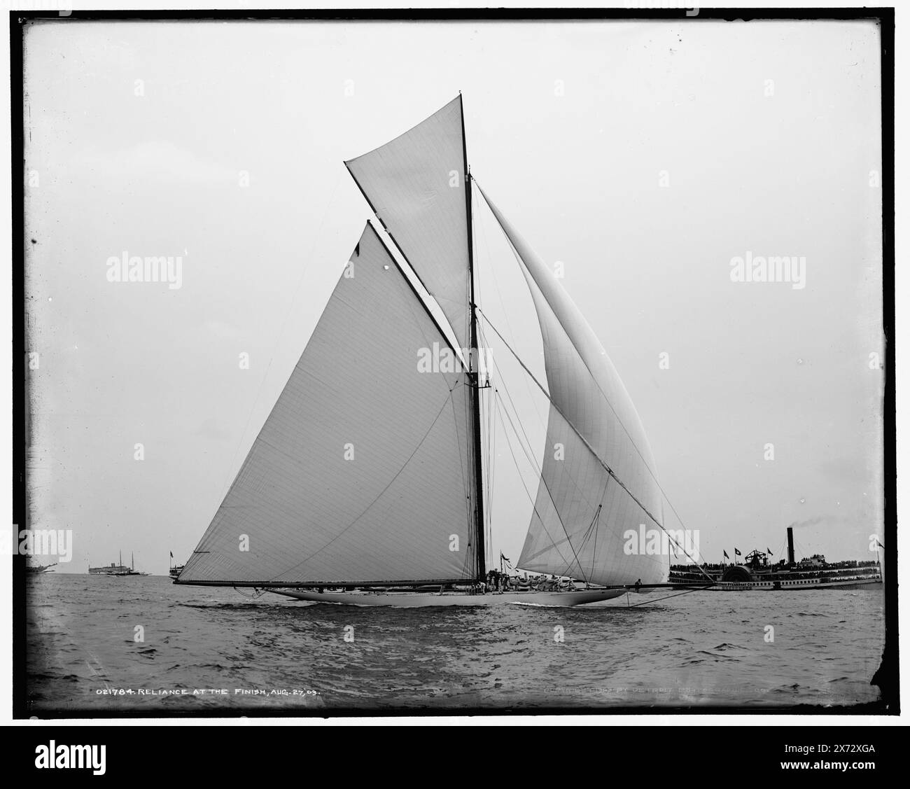 Reliance à l'arrivée, 27 août 1903, Detroit Publishing Co. No. 021784., Gift ; State Historical Society of Colorado ; 1949, Reliance (Yacht) , Yachts. , Régates. , Courses de la Coupe de l'America. Banque D'Images