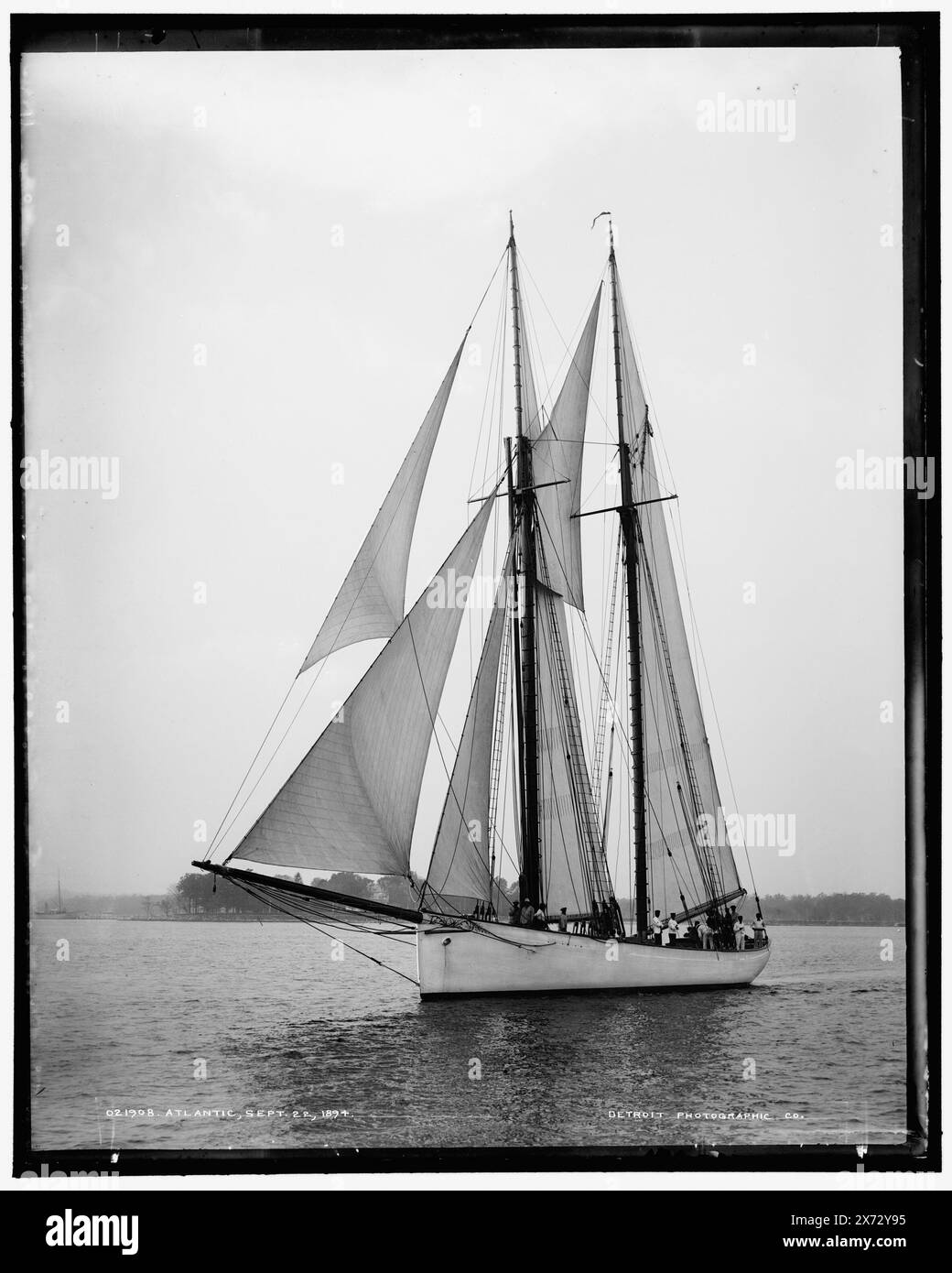 Atlantique, attribution basée sur le style du titre et de la numérotation., '269' sur négatif., Detroit Publishing Co. No. 021908., Gift ; State Historical Society of Colorado ; 1949, Atlantic (Schooner), Yachts. Banque D'Images