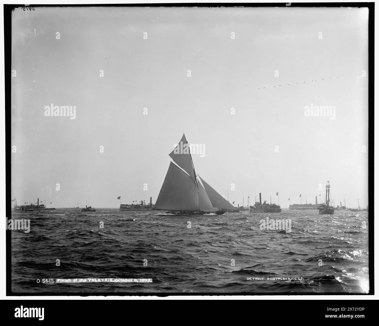 Arrivée de la Valkyrie, '806' sur négatif., Detroit Publishing Co. No. 05415., Gift ; State Historical Society of Colorado ; 1949, Valkyrie II (Yacht), America's Cup races. , Yachts. , Régates. Banque D'Images