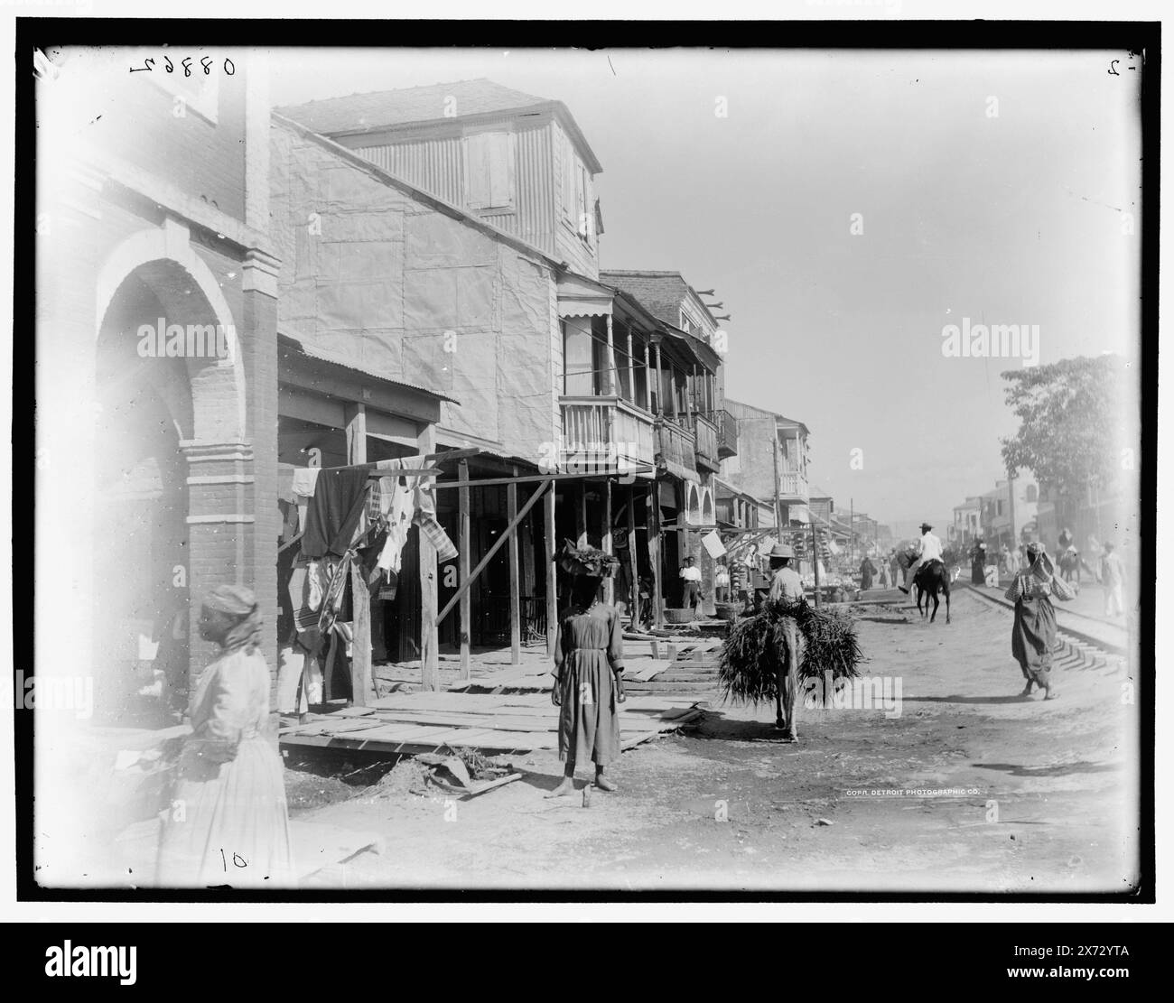 Main], Port-au-Prince, Hayti, W.I., '01' et '-2' sur négatif., également disponible en tirage photographique dans LE LOT 3019 avec le négatif LC-USZ62-65420 (copie de film noir et blanc nég.)., Detroit Publishing Co. No. 08862., Gift ; State Historical Society of Colorado ; 1949, Streets. , Haïti, Port-au-Prince. Banque D'Images