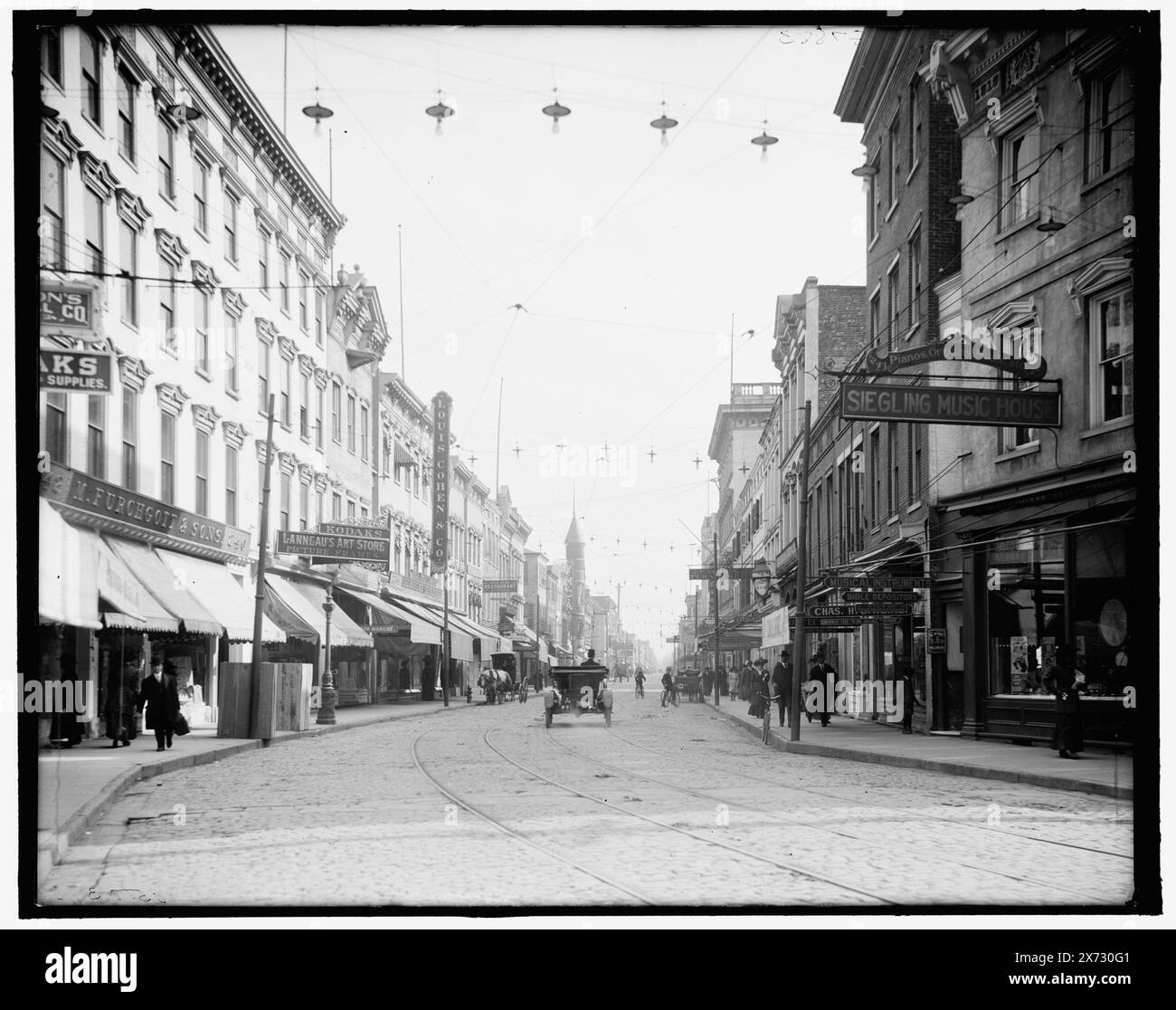 King Street, South, Charleston, S.C., titre tiré de la veste., 'g 7883' sur négatif., Detroit Publishing Co. no. 500311., Gift ; State Historical Society of Colorado ; 1949, commercial Streets. , États-Unis, Caroline du Sud, Charleston. Banque D'Images