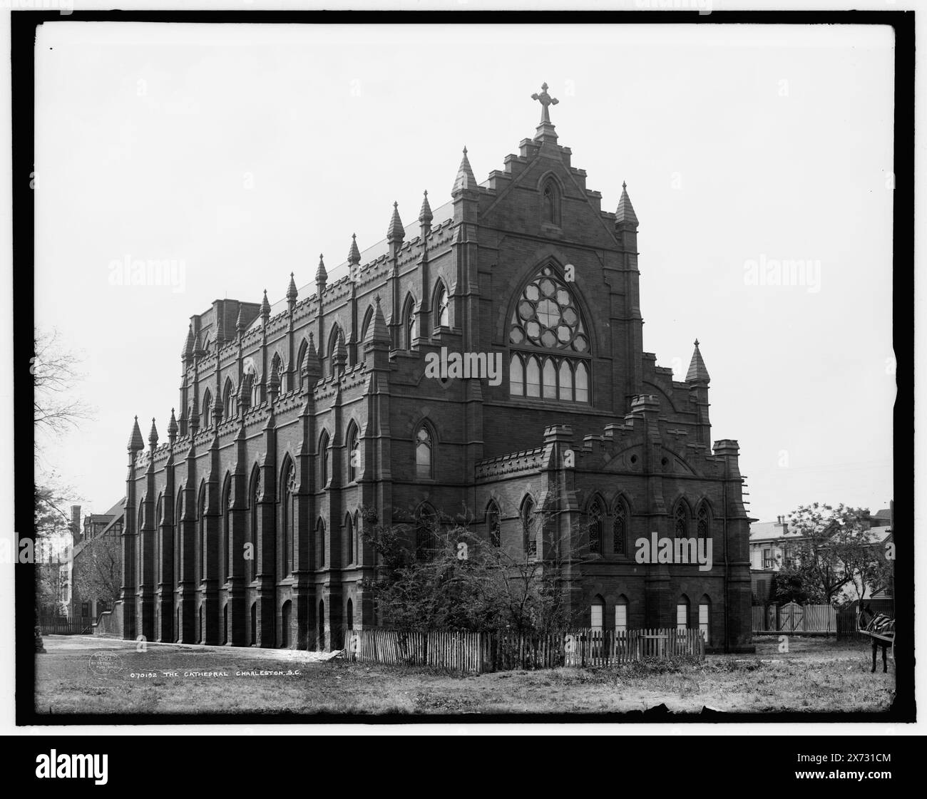 The Cathedral, Charleston, S.C., Roman Catholic Cathedral of disposant John., 'G 4138' on Negative., Detroit Publishing Co. No. 070192., Gift ; State Historical Society of Colorado ; 1949, Cathedrals. , États-Unis, Caroline du Sud, Charleston. Banque D'Images