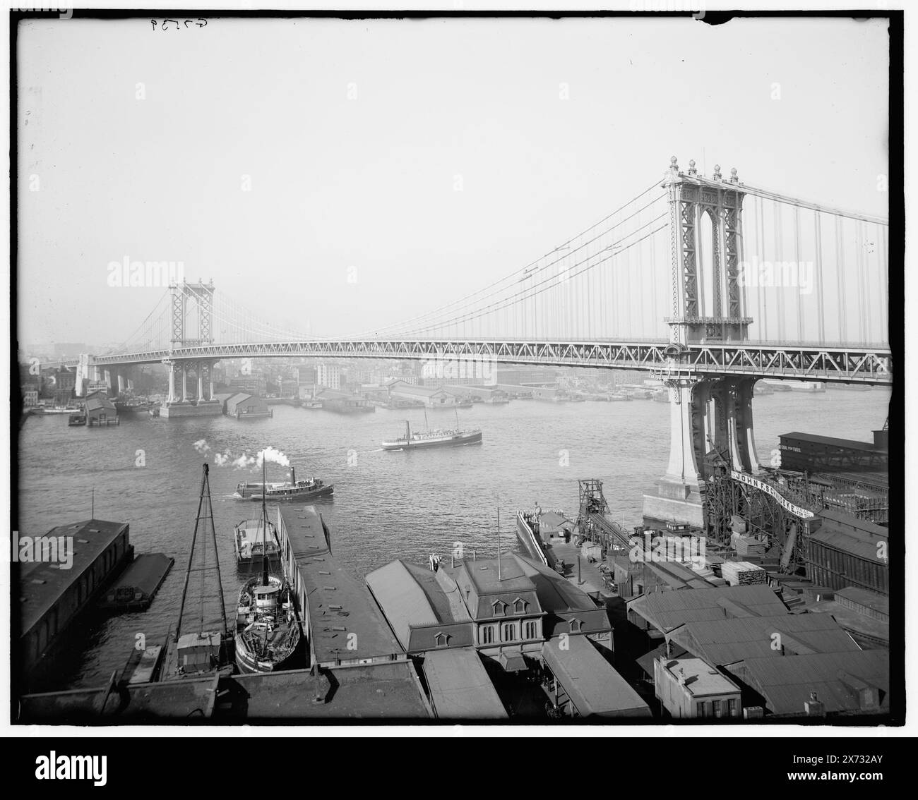 New York, N.Y., Manhattan Bridge, titre tiré de la veste., 'G 7539' sur négatif., Detroit Publishing Co. No. 039955 ; conçu par Cataloger., Gift ; State Historical Society of Colorado ; 1949, Bridges. , Charbon. , Rivers. , États-Unis, New York (State), New York. , États-Unis, New York (État), East River. Banque D'Images