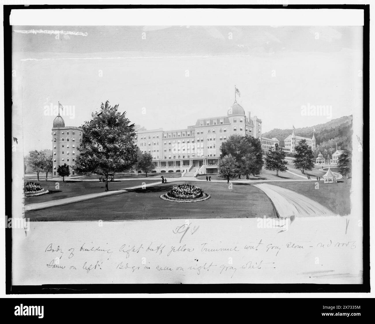 French Lick Springs Hotel, French Lick, Indiana, titre de la veste., 'corps de bâtiment light buff jaune garni de gris, toit rouge, dôme sur la gauche, bâtisses. À l'arrière à droite gris blanc' sur mat., Detroit Publishing Co. no. 043363., Gift ; State Historical Society of Colorado ; 1949, Hôtels. , États-Unis, Indiana, French Lick. Banque D'Images
