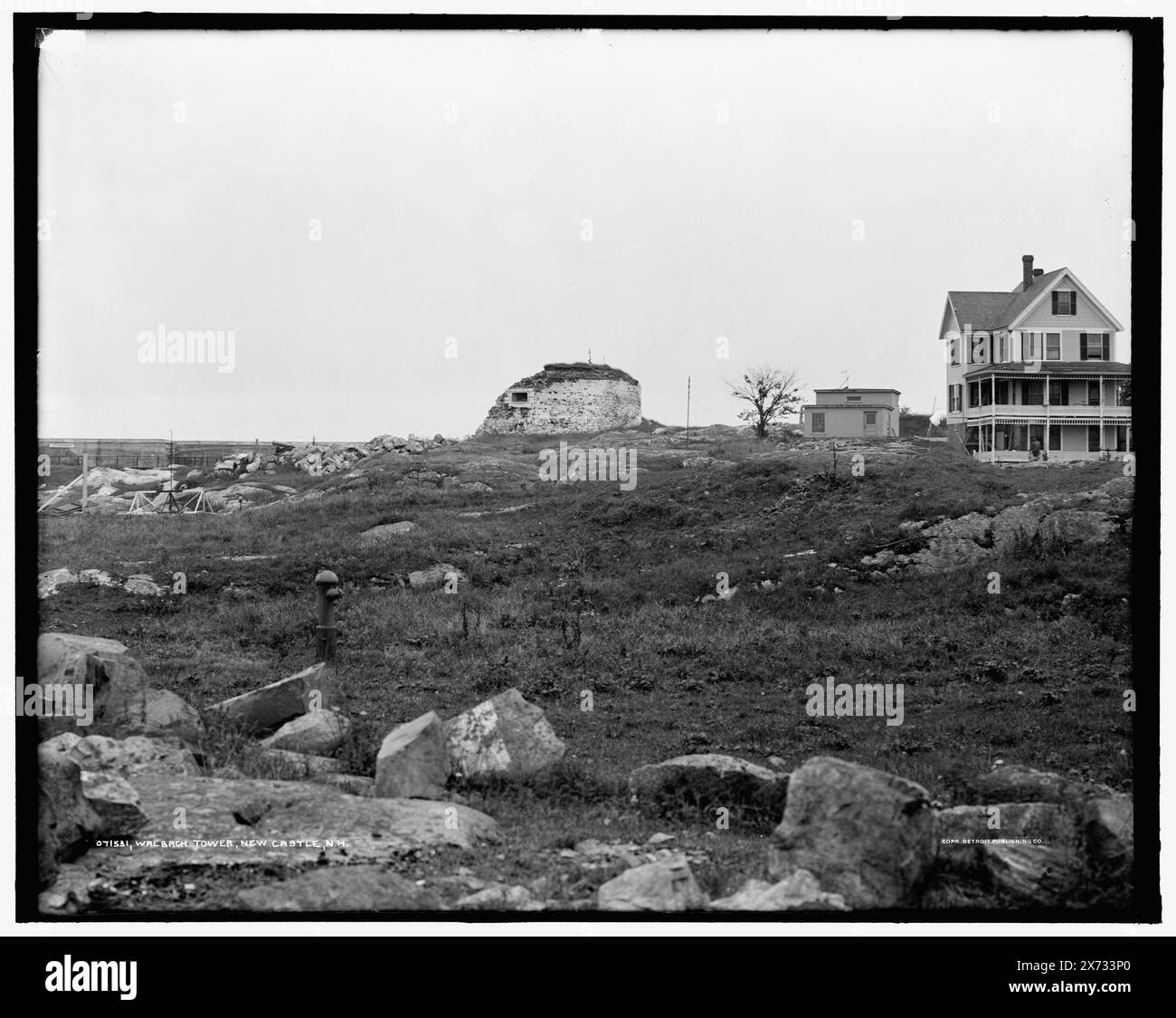 Walbach Tower, New Castle, N.H., '134' sur négatif., Detroit Publishing Co. No. 071531., Gift ; State Historical Society of Colorado ; 1949, Martello Towers. , Habitations. , États-Unis, New Hampshire, New Castle. Banque D'Images