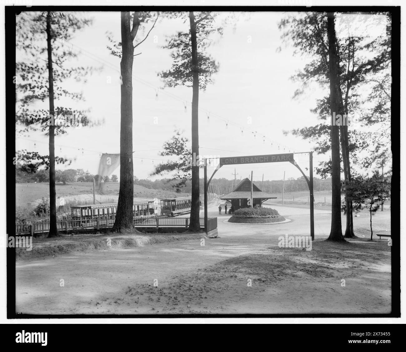 Street car Depot, long Branch Park, Syracuse, N.Y., titre de veste., 'h 122' et 'extra' sur négatif., Detroit Publishing Co. no. 039363., Gift ; State Historical Society of Colorado ; 1949, Street Railroads. , Parcs. , Gares ferroviaires. , États-Unis, New York (State), Syracuse. Banque D'Images