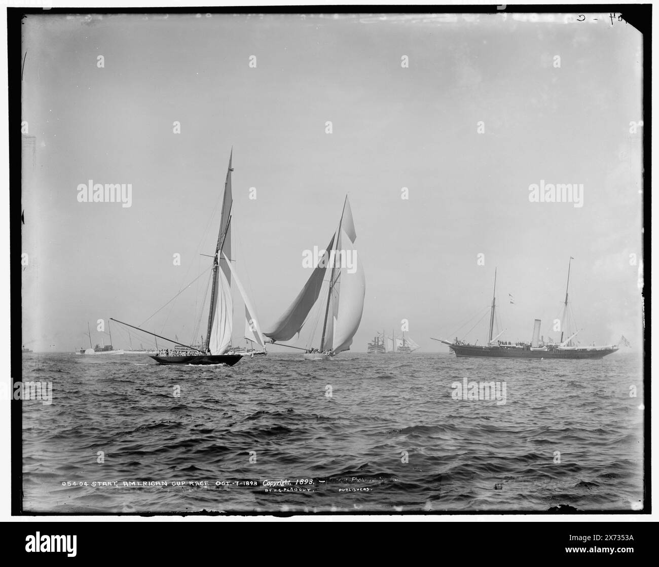 Départ, course de coupe américaine, Detroit Publishing Co. No. 05404., cadeau ; State Historical Society of Colorado ; 1949, vigilant (Yacht) , Valkyrie II (Yacht) , America's Cup races. , Yachts. , Régates. Banque D'Images