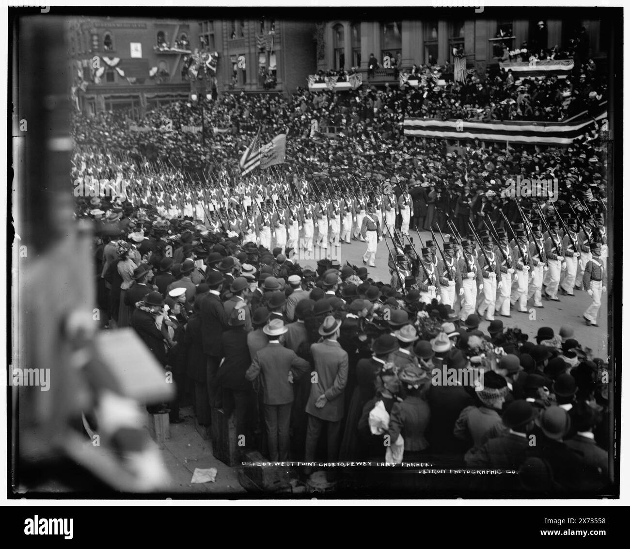 Cadets de West point, Dewey Land Parade, Detroit Publishing Co. No. 021204., Gift ; State Historical Society of Colorado ; 1949, United States Military Academy. , Dewey Celebration, 1899. , Défilés et processions. , Étudiants. , États-Unis, New York (State), New York. Banque D'Images