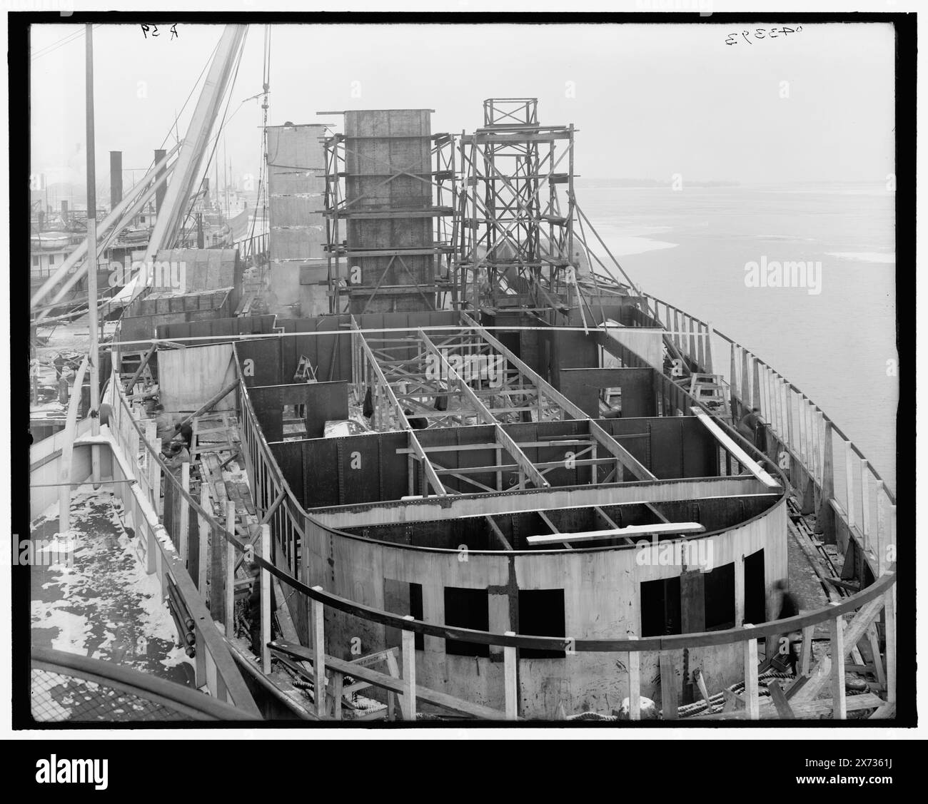 Vapeur 'City of Cleveland', vue arrière montrant la construction, titre de la veste., 'R 59' sur négatif., Detroit Publishing Co. No. 043393., Gift ; State Historical Society of Colorado ; 1949, City of Cleveland (Steamboat), Steamboats. , Bateau et industrie navale. , États-Unis, Michigan, Detroit. Banque D'Images