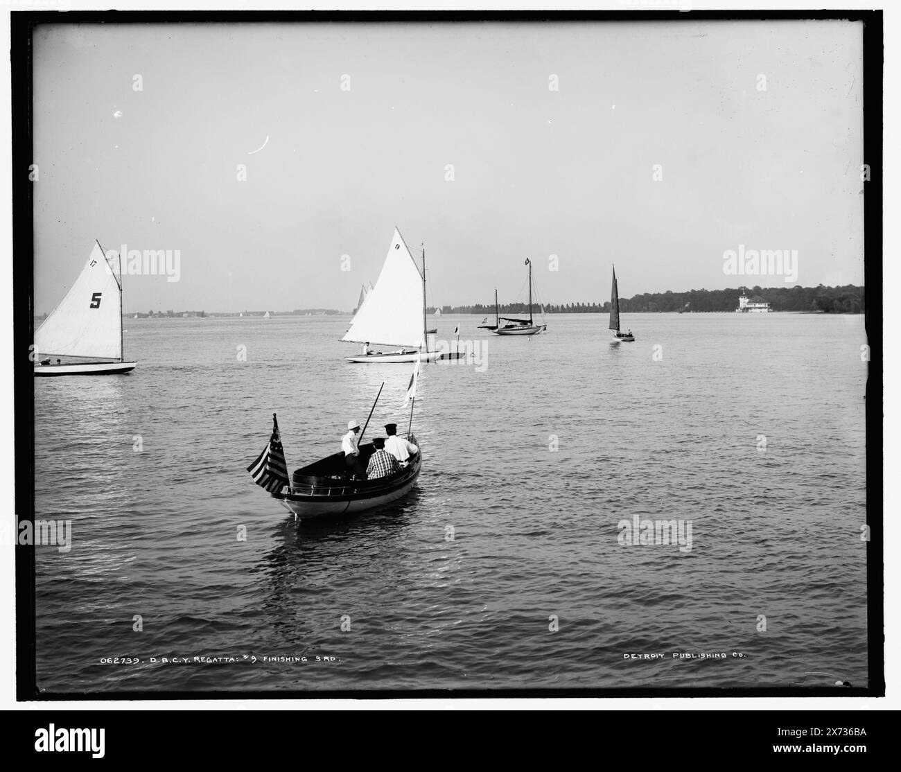 D.B.C.Y. Detroit Boat Club yacht Regatta, # 9 finissant 3ème, Off belle Isle Park., Detroit Publishing Co. 062739., Gift ; State Historical Society of Colorado ; 1949, Yachts. , Régates. , États-Unis, Michigan, Detroit River. Banque D'Images