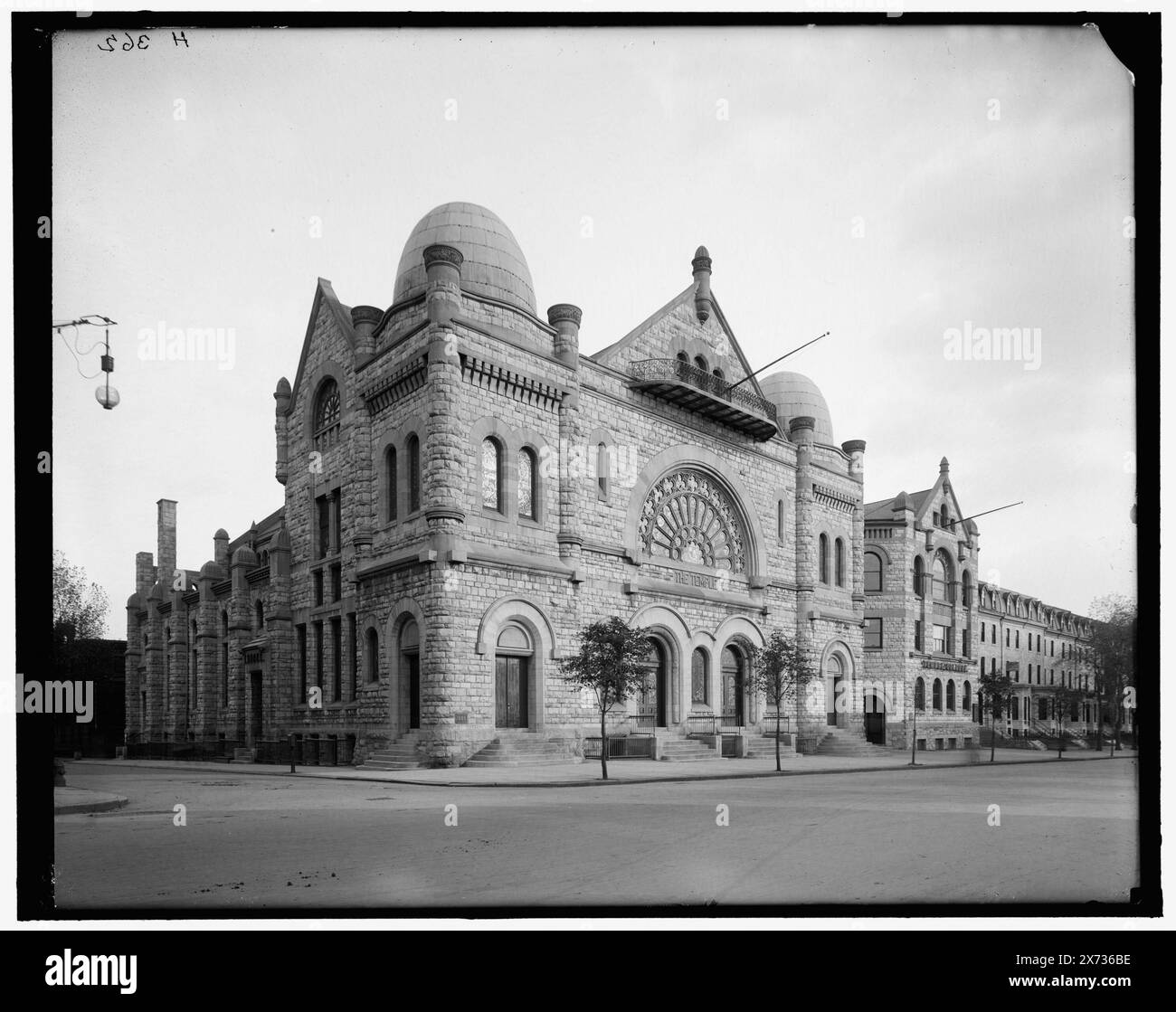 The Grace Baptist Temple, Philadelphie, Pa., titre tiré de la veste., 'H 362' sur négatif., Detroit Publishing Co. No. 070243., Gift ; State Historical Society of Colorado ; 1949, Baptist Churces. , États-Unis, Pennsylvanie, Philadelphie. Banque D'Images The Grace Baptist Temple, Philadelphie, Pa., titre tiré de la veste., 'H 362' sur négatif., Detroit Publishing Co. No. 070243., Gift ; State Historical Society of Colorado ; 1949, Baptist Churces. , États-Unis, Pennsylvanie, Philadelphie. Banque D'Images