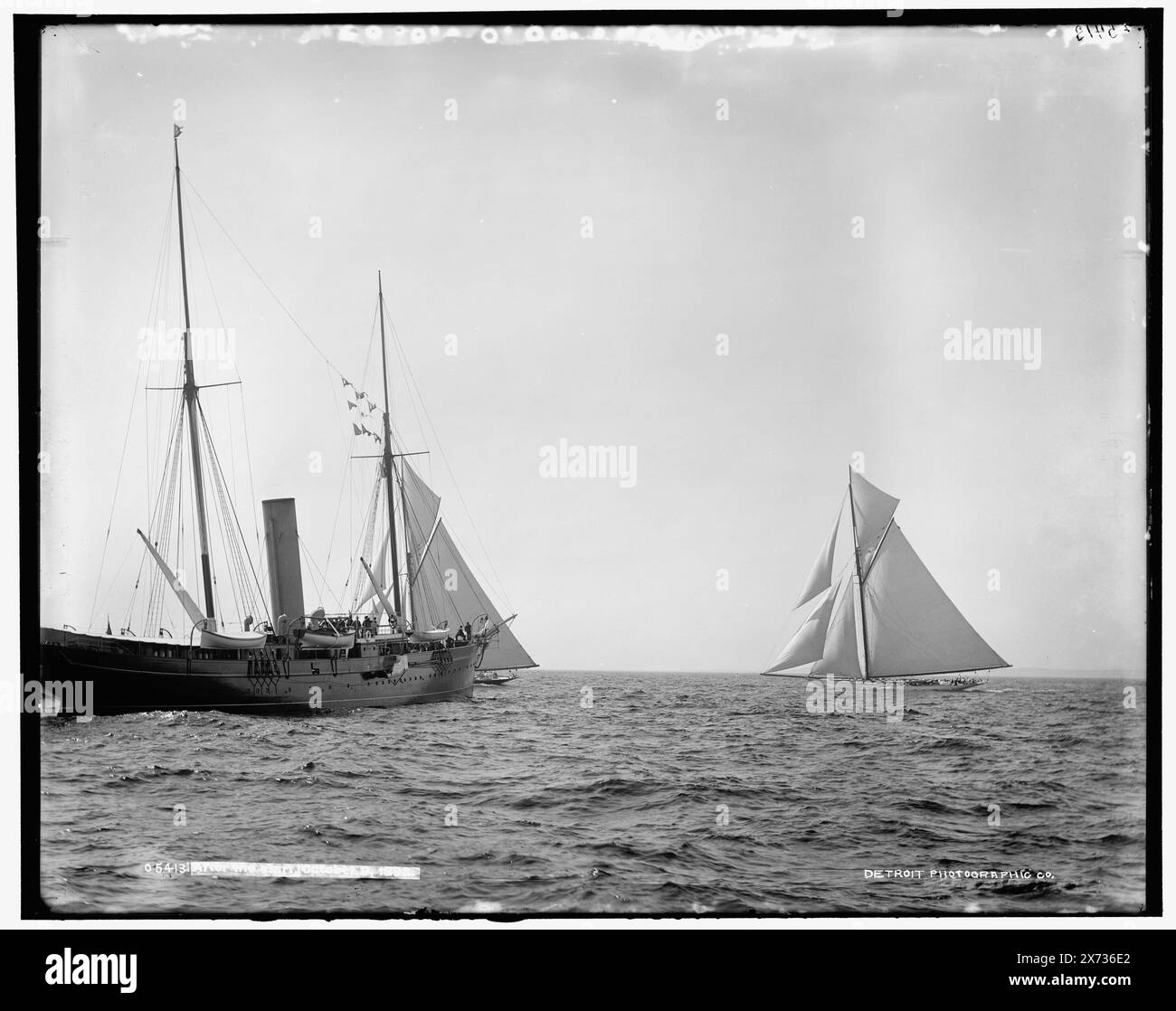 Après le début, '804' sur négatif., Detroit Publishing Co. No. 05413., cadeau ; State Historical Society of Colorado ; 1949, America's Cup races. , Yachts. , Régates. Banque D'Images