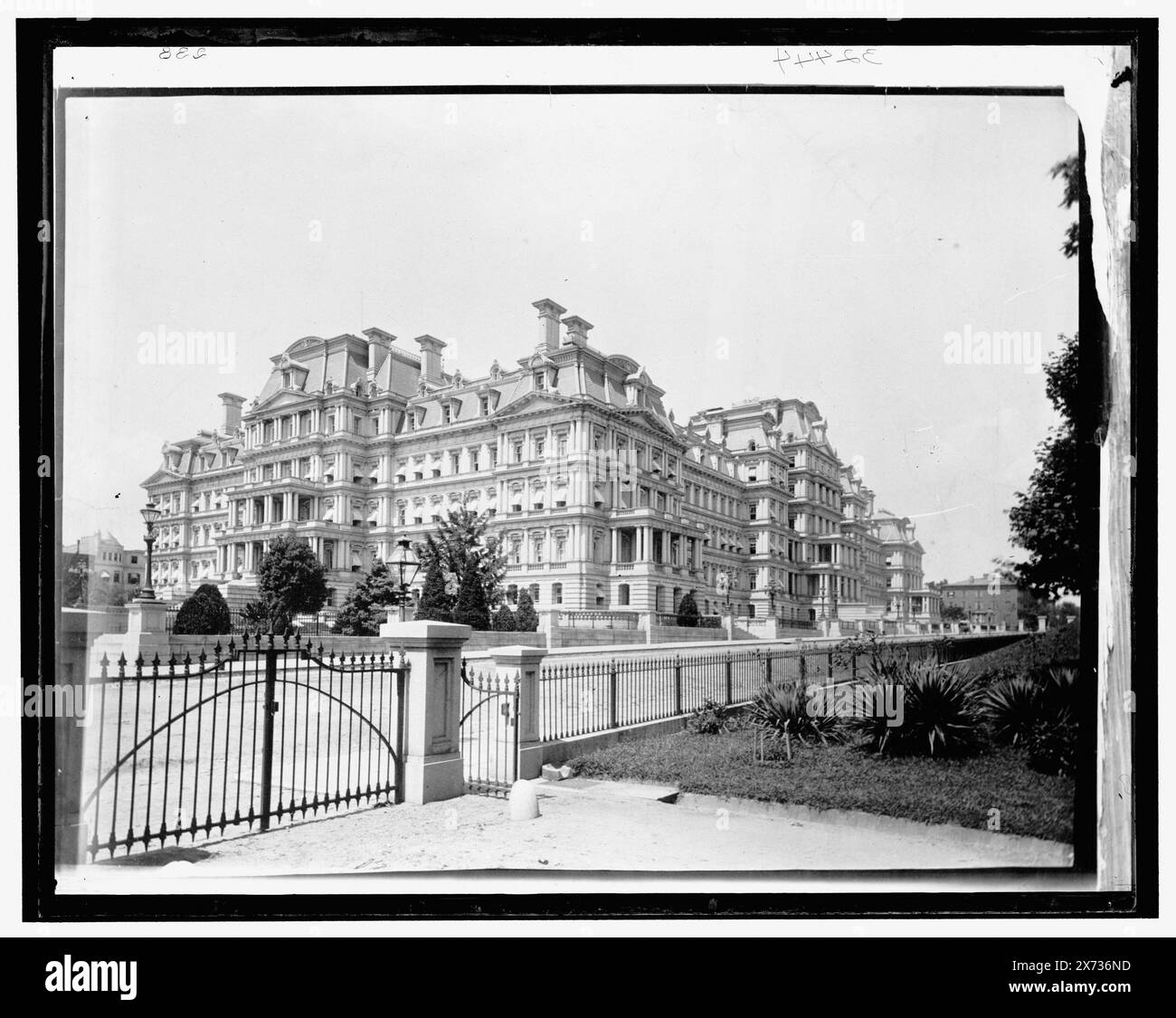 State, War and Navy Building, Washington, DC, titre tiré de la veste., '238' sur négatif., Detroit Publishing Co. no. 032444., Gift ; State Historical Society of Colorado ; 1949, Dwight D. Eisenhower Executive Office Building (Washington, D.C.), Government Facilities. , États-Unis, District of Columbia, Washington (D.C.) Banque D'Images