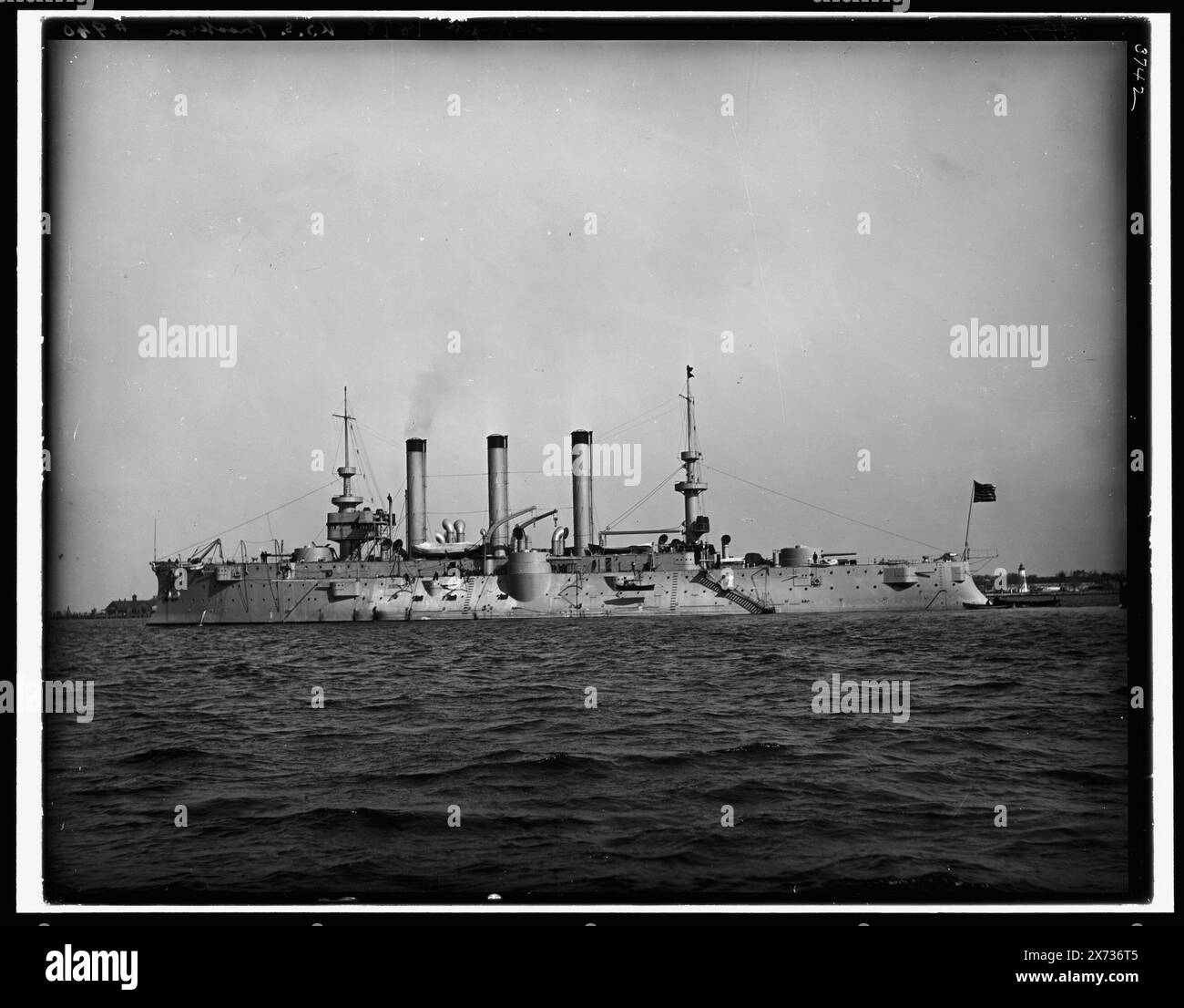 The U.S.S. Brooklyn, attribution à Hart basé sur le style de numérotation., deuxième titre sur négatif : The Brooklyn U.S.N., '940' sur négatif et transparent., transparent de verre correspondant (même code de série) disponible sur le cadre du vidéodisque 1A-28803., Detroit Publishing Co. No. 03742., Gift ; State Historical Society of Colorado ; 1949, Brooklyn (Cruiser), Cruisers (Warships), américain. Banque D'Images