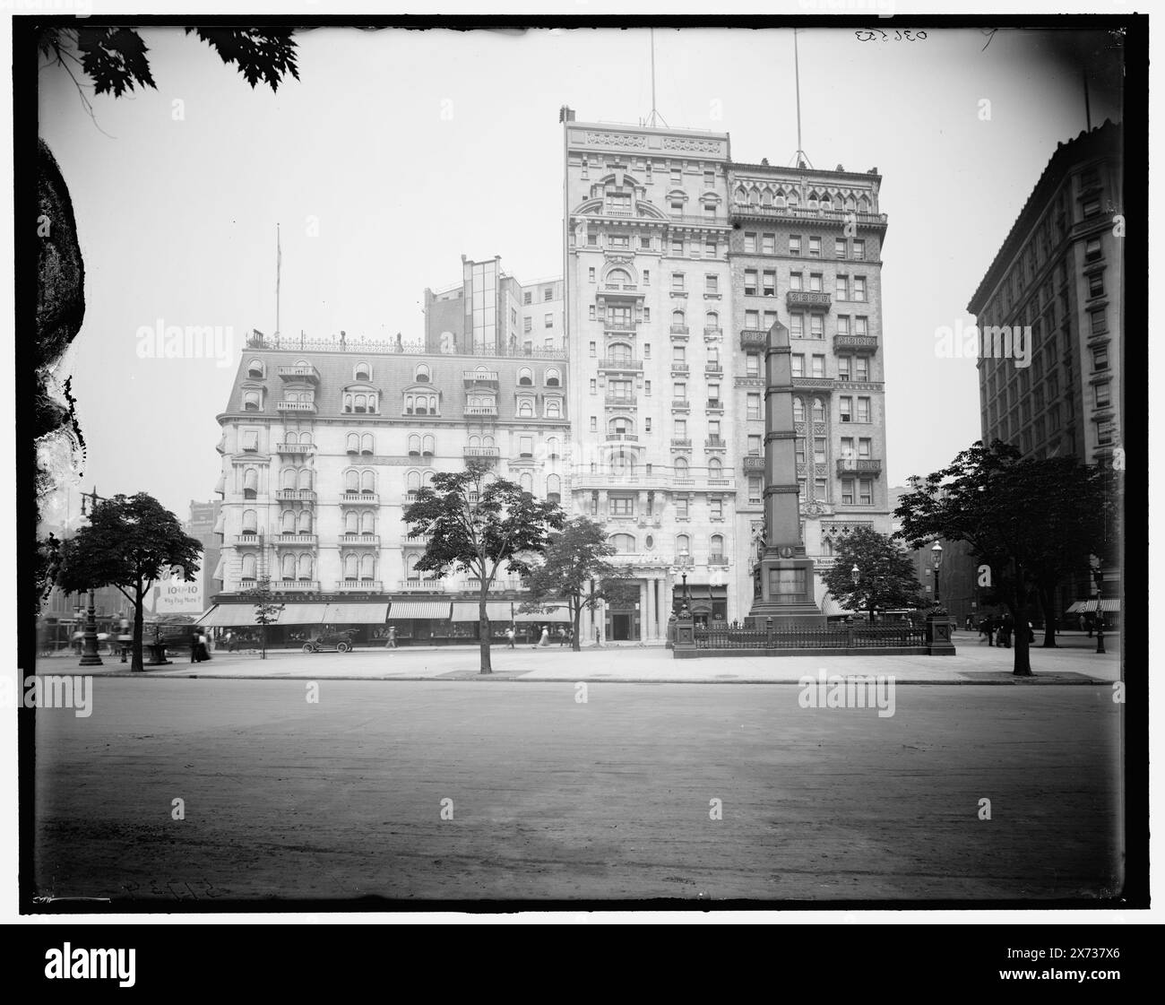 Albemarle Hotel and Hoffman House, New York, New York, New York, titre tiré de la veste., inclut William Jenkins Worth obélisque, Madison Square., '5173 G' sur négatif., Detroit Publishing Co. 036553., Gift ; State Historical Society of Colorado ; 1949, Hôtels. , Plazas. , Obélisques. , États-Unis, New York (State), New York. Banque D'Images