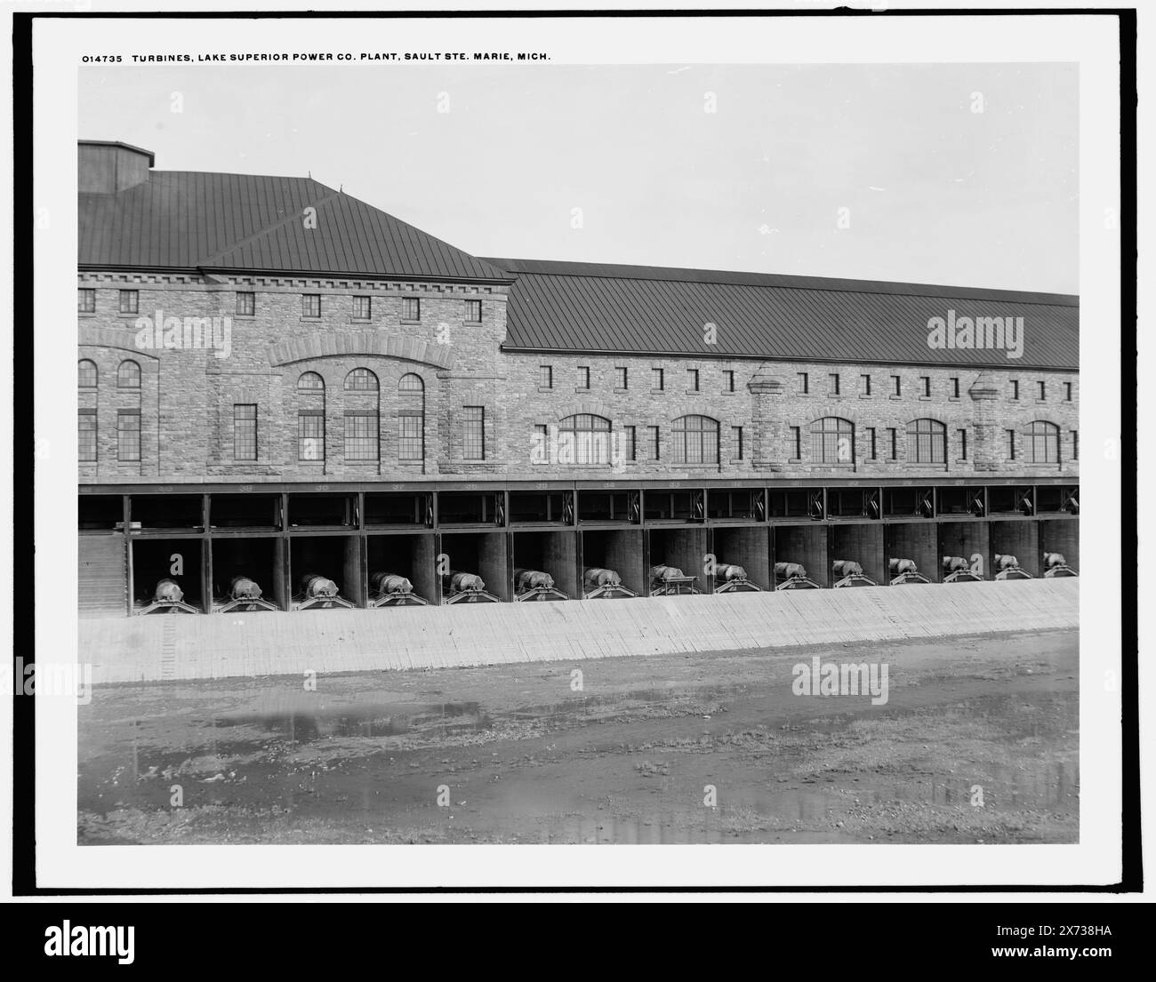 Turbines, Lake Superior Power Co. Usine, Sault Ste. Marie, Mich., attribution à Jackson basée sur des négatifs avec des nombres similaires., Detroit Publishing Co. No. 014735., Gift ; State Historical Society of Colorado ; 1949, Engines. , Centrales électriques. , États-Unis, Michigan, Sault Sainte Marie. Banque D'Images