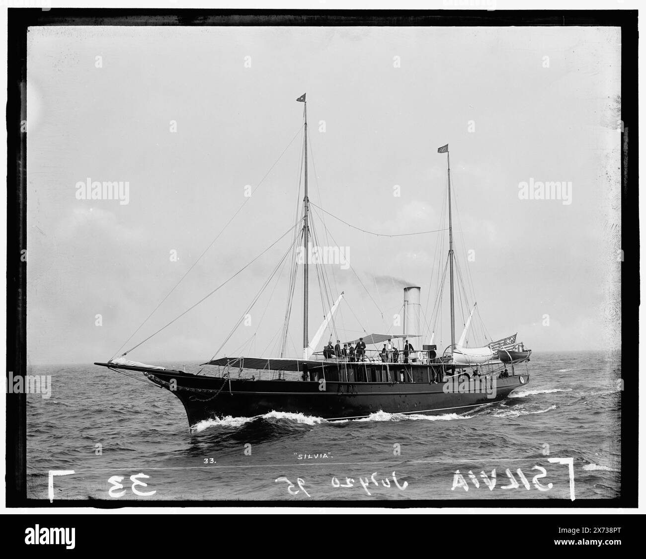 Silvia, attribution basée sur le style du titre et de la numérotation., '33' sur négatif., No Detroit Publishing Co. no., cadeau ; State Historical Society of Colorado ; 1949, Silvia (yacht à vapeur), yachts à vapeur. Banque D'Images