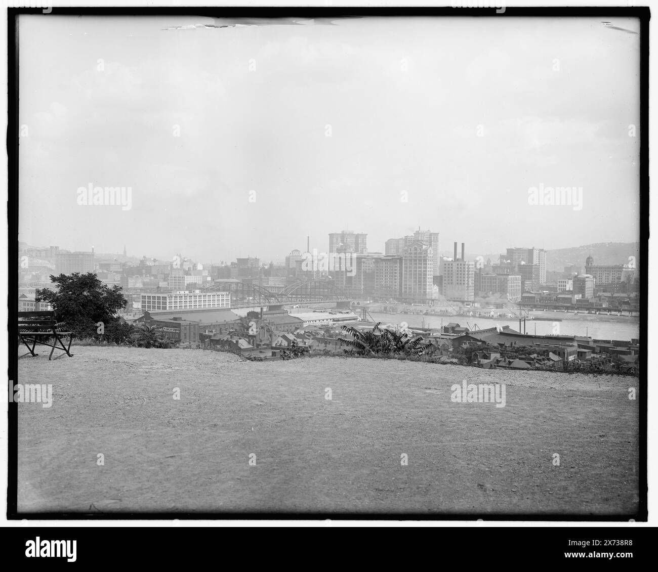 Pittsburgh, Pa., titre tiré de la veste., probablement à Schenley Park., No Detroit Publishing Co., Gift ; State Historical Society of Colorado ; 1949, États-Unis, Pennsylvanie, Pittsburgh. Banque D'Images