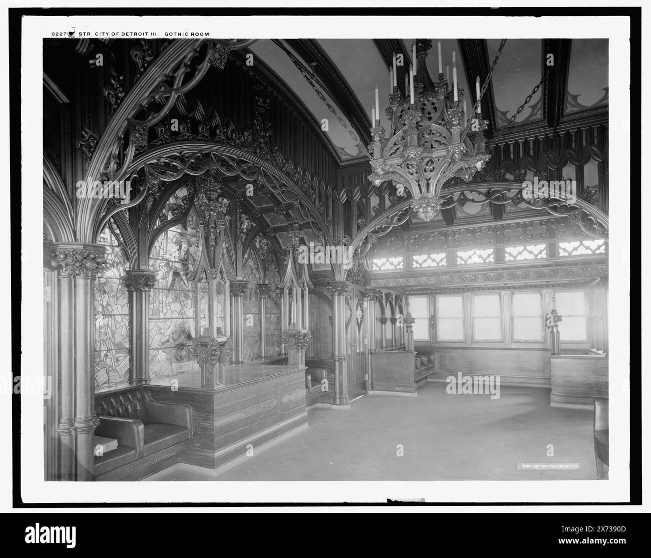 Str. Ville de Detroit III, salle gothique, 'G 8870' sur négatif., Detroit Publishing Co. No. 022718., Gift ; State Historical Society of Colorado ; 1949, City of Detroit III (Steamboat), Steamboats. , Salons. , Vitraux. , Windows. Banque D'Images