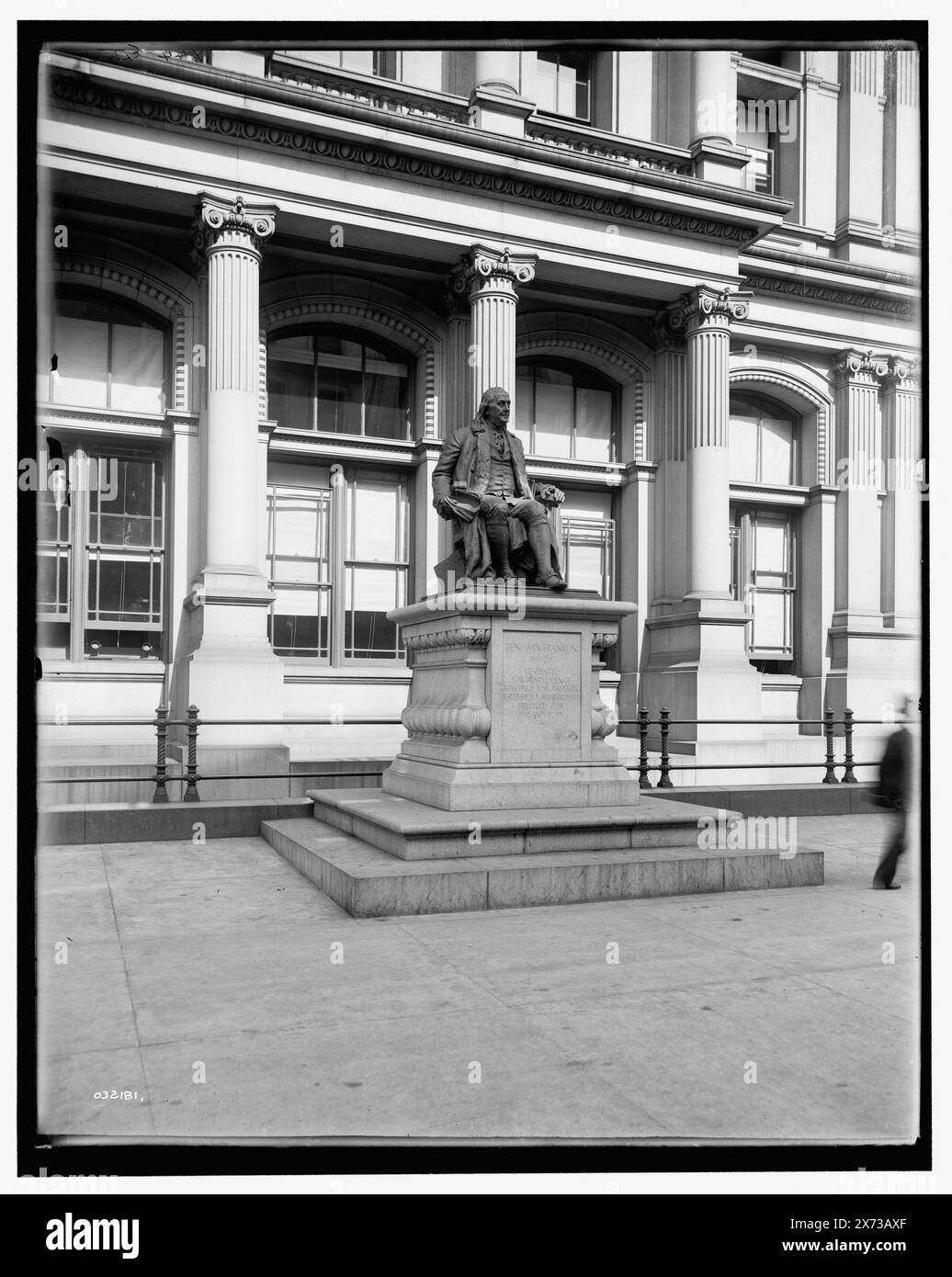 Statue de Benjamin Franklin, Philadelphie, Pa., titre de la veste., '44 extra' sur négatif., Detroit Publishing Co. No. 032181., Gift ; State Historical Society of Colorado ; 1949, Franklin, Benjamin,,, 1706-1790, statues. , Sculpture. , États-Unis, Pennsylvanie, Philadelphie. Banque D'Images