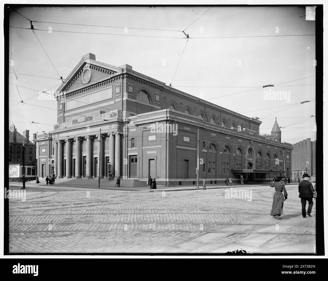 Symphony Hall, Boston, Mass., '1660' sur négatif., Detroit Publishing Co. No. 017045., Gift ; State Historical Society of Colorado ; 1949, Symphony Hall (Boston, Mass.), auditoriums. , États-Unis, Massachusetts, Boston. Banque D'Images