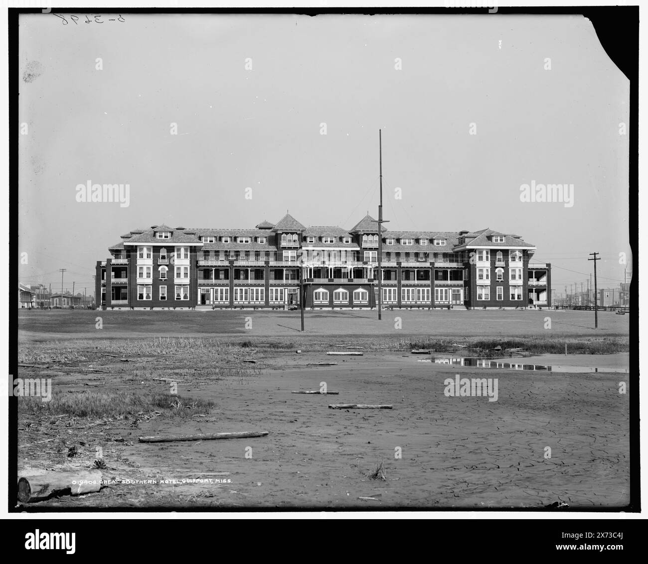 Great Southern Hotel, Gulfport, Miss., 'G 3698' on Negative., Detroit Publishing Co. No. 019408., Gift ; State Historical Society of Colorado ; 1949, Hôtels. , États-Unis, Mississippi, Gulfport. Banque D'Images