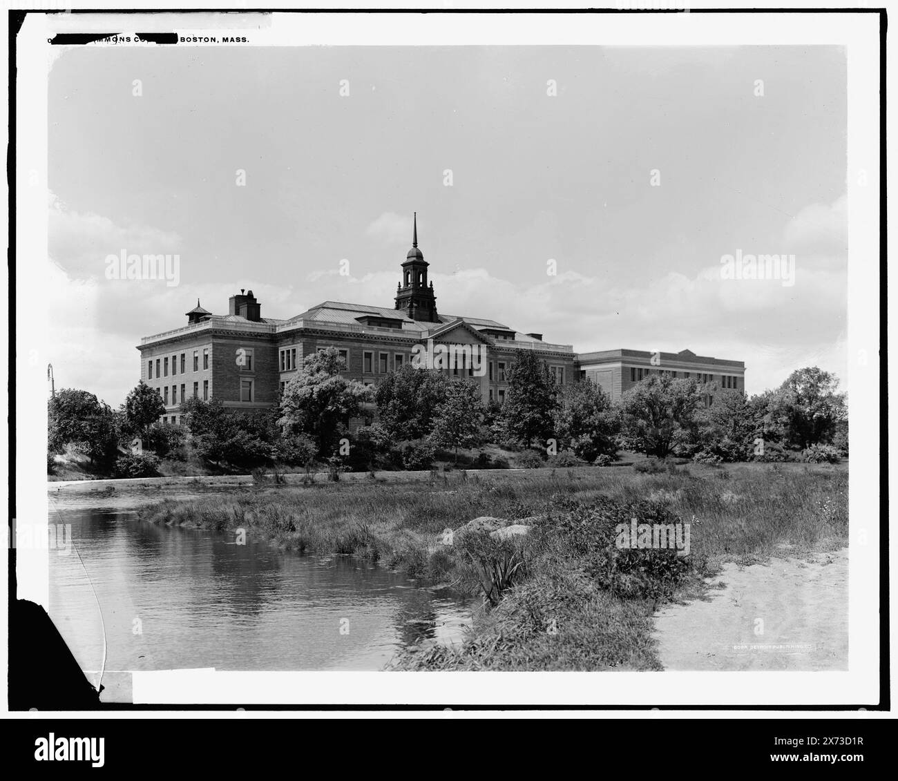 Simmons College, Boston, Mass., Back Bay Fens au premier plan., négatif cassé et collé sur la deuxième feuille de verre., [M.H.] 'Taylor 49' sur négatif., Detroit Publishing Co. No. 072328., Gift ; State Historical Society of Colorado ; 1949, universités et collèges. , Installations éducatives. , Parcs. , États-Unis, Massachusetts, Boston. Banque D'Images