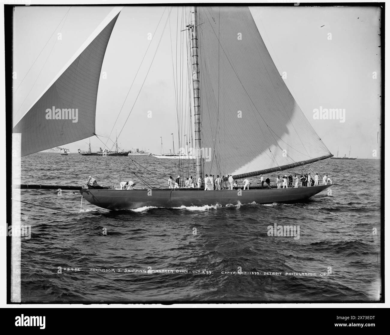Shamrock I, boom du spinnaker maritime, Detroit Publishing Co. no. 05492., Gift ; State Historical Society of Colorado ; 1949, Shamrock I (Yacht) , America's Cup races. , Yachts. , Régates. Banque D'Images