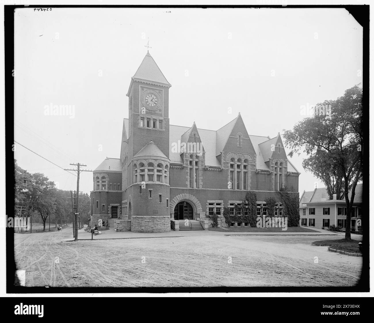 Town Hall, Amherst, Mass., titre tiré de la veste., '4065' sur négatif., Detroit Publishing Co. no. 034849., Gift ; State Historical Society of Colorado ; 1949, City & Town Halls. , États-Unis, Massachusetts, Amherst. Banque D'Images