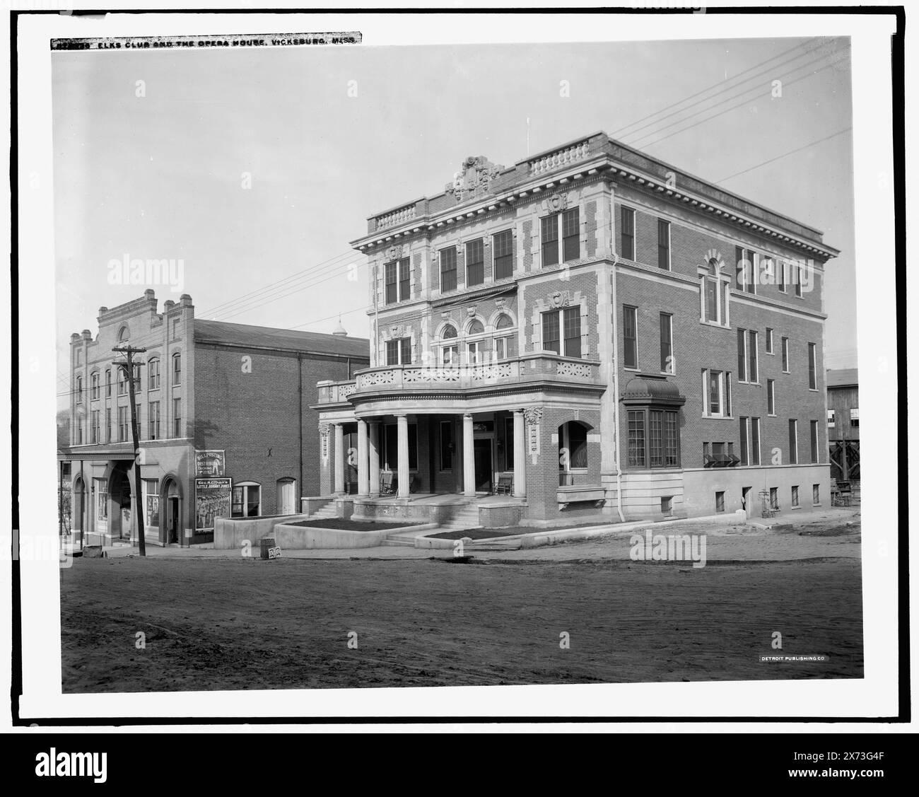 Elks Club et l'opéra, Vicksburg, Miss., 'G 6826' sur négatif., Detroit Publishing Co. No. 073336., Gift ; State Historical Society of Colorado ; 1949, Organizations' Facilities. , Organisations fraternelles. , Opéra. , États-Unis, Mississippi, Vicksburg. Banque D'Images