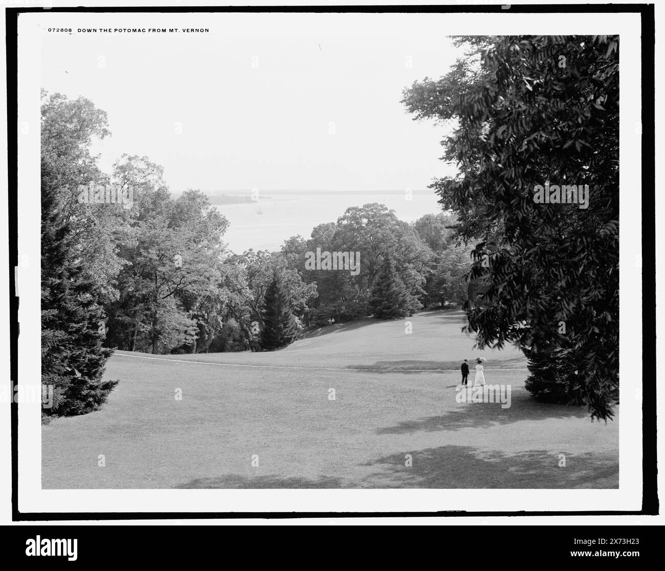 En bas du Potomac depuis Mt. Vernon, 'G 9022' sur négatif., Detroit Publishing Co. No. 072808., Gift ; State Historical Society of Colorado ; 1949, Washington, George,,, 1732-1799, maisons et repaires. , Rivers. , Estates. , États-Unis, Virginie, Mount Vernon (Estate) , États-Unis, Potomac River. Banque D'Images