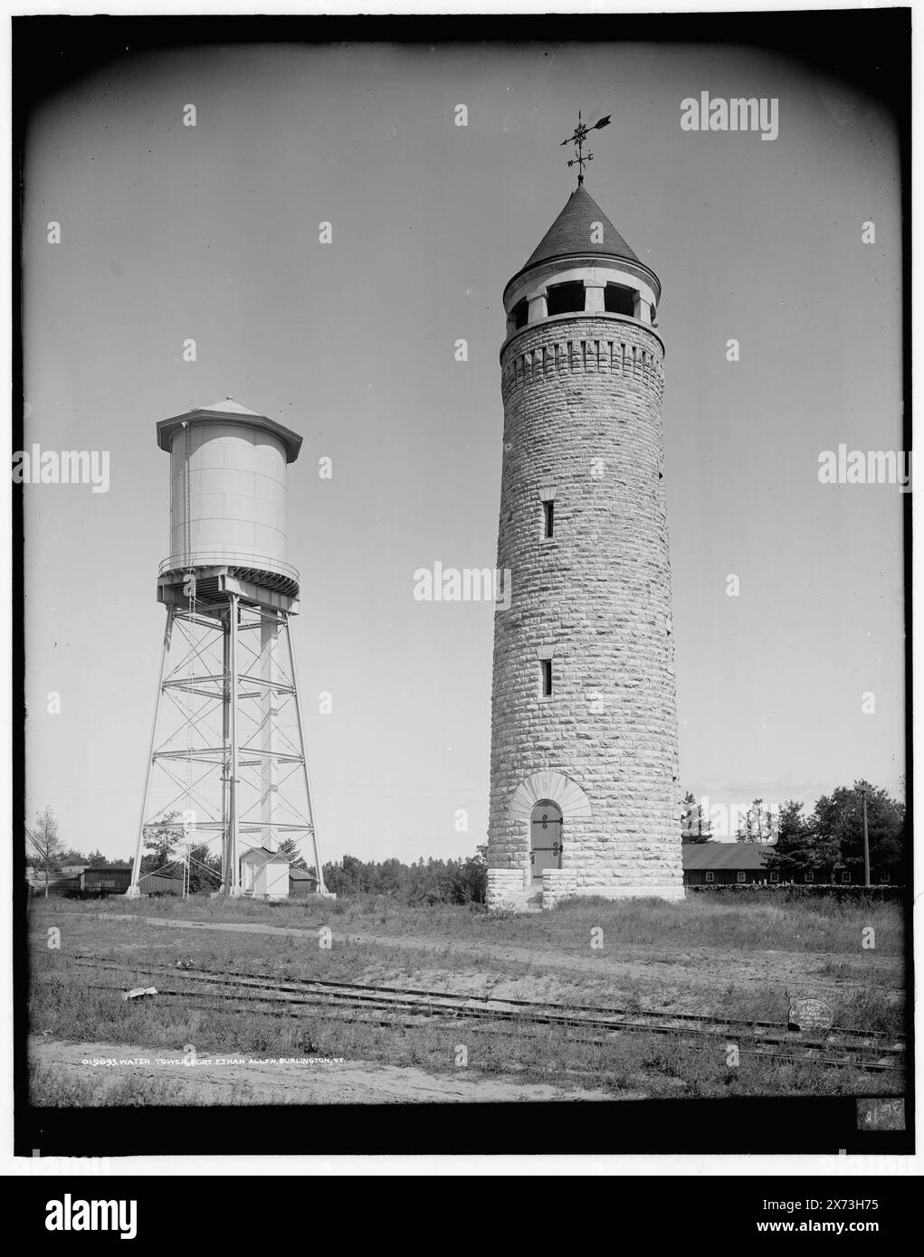 Château d'eau, Fort Ethan Allen, Burlington, Vt., '3670' sur négatif., Detroit Publishing Co. no. 019895., Gift ; State Historical Society of Colorado ; 1949, Water Towers. , Réservoirs d'eau. , Forts et fortifications. , États-Unis, Vermont, Fort Ethan Allen Military Reservation. Banque D'Images